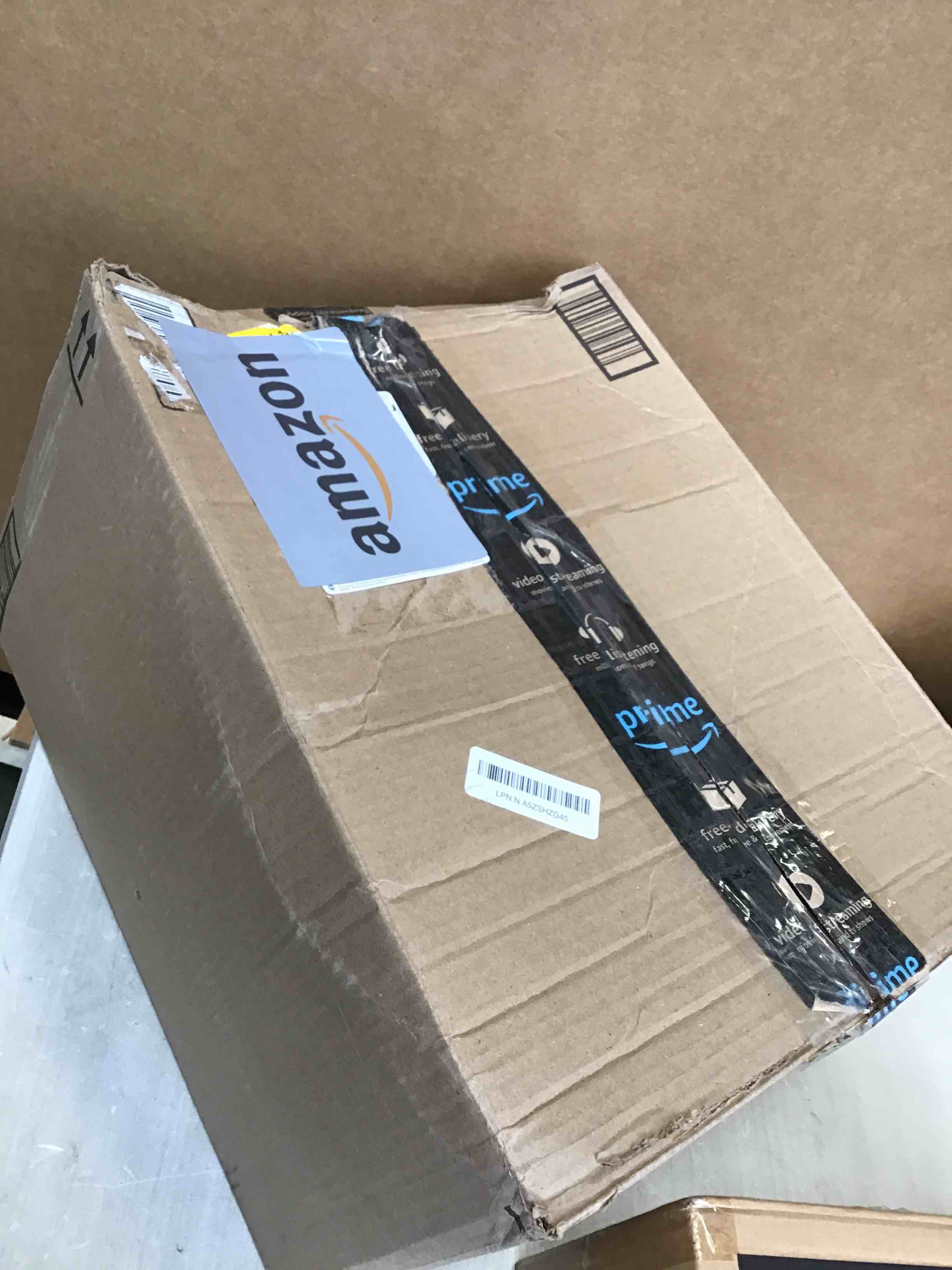 https://s3.amazonaws.com/lotting-images-prod/bidfta/PNK2225770_1744038398817.jpeg