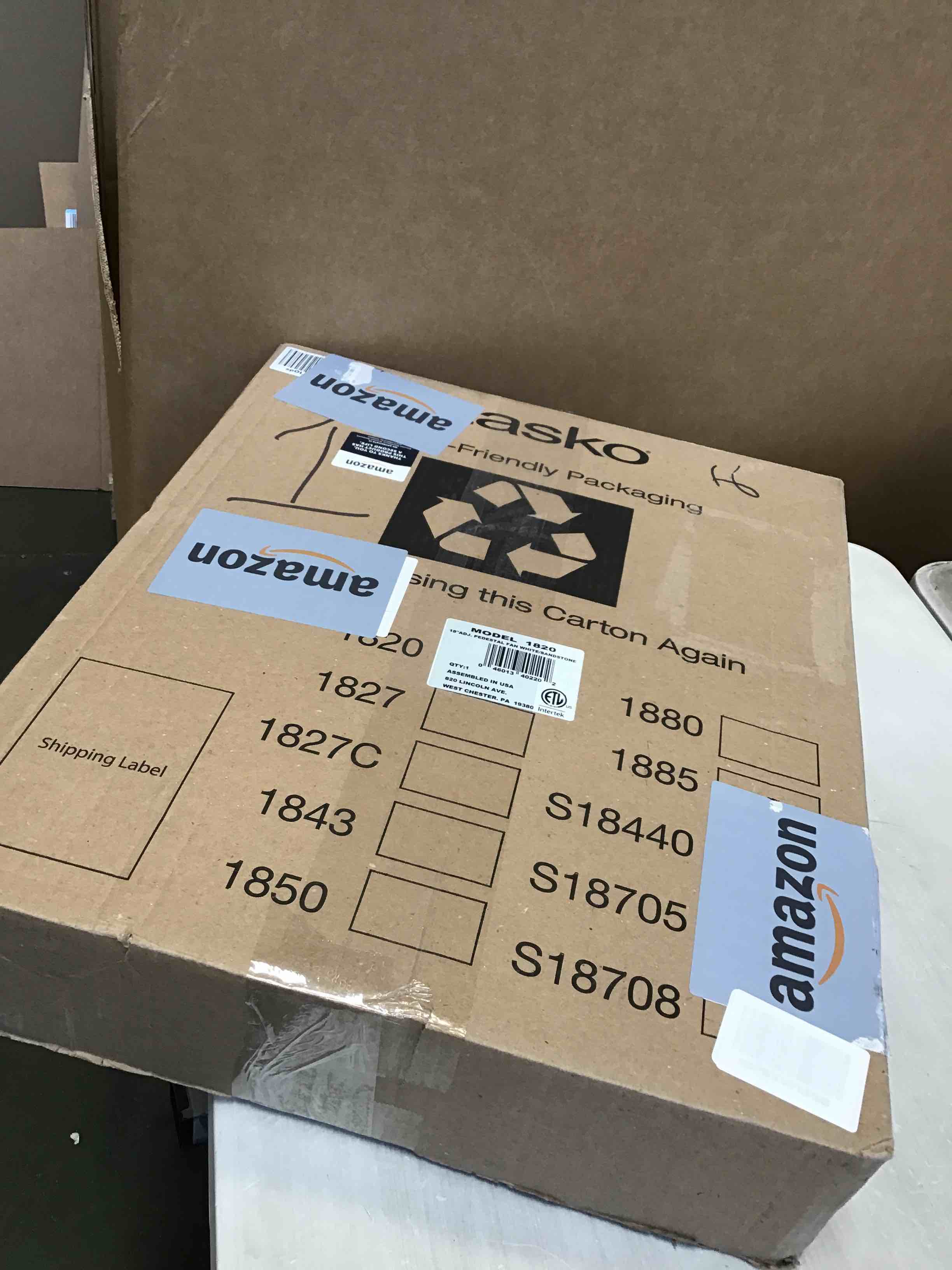 https://s3.amazonaws.com/lotting-images-prod/bidfta/PNK2225828_1744047609481.jpeg
