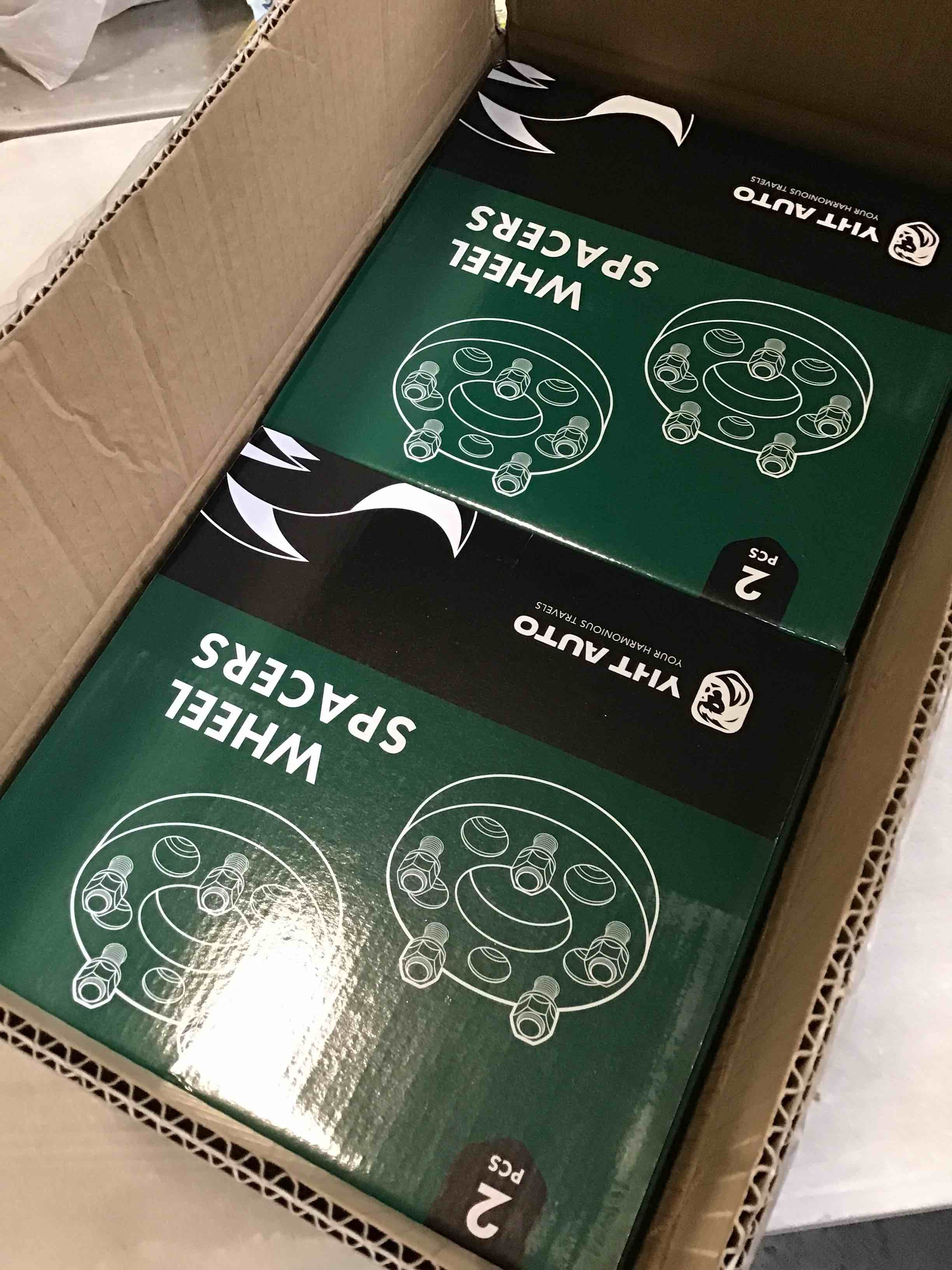 https://s3.amazonaws.com/lotting-images-prod/bidfta/PNK2226335_1744229515131.jpeg