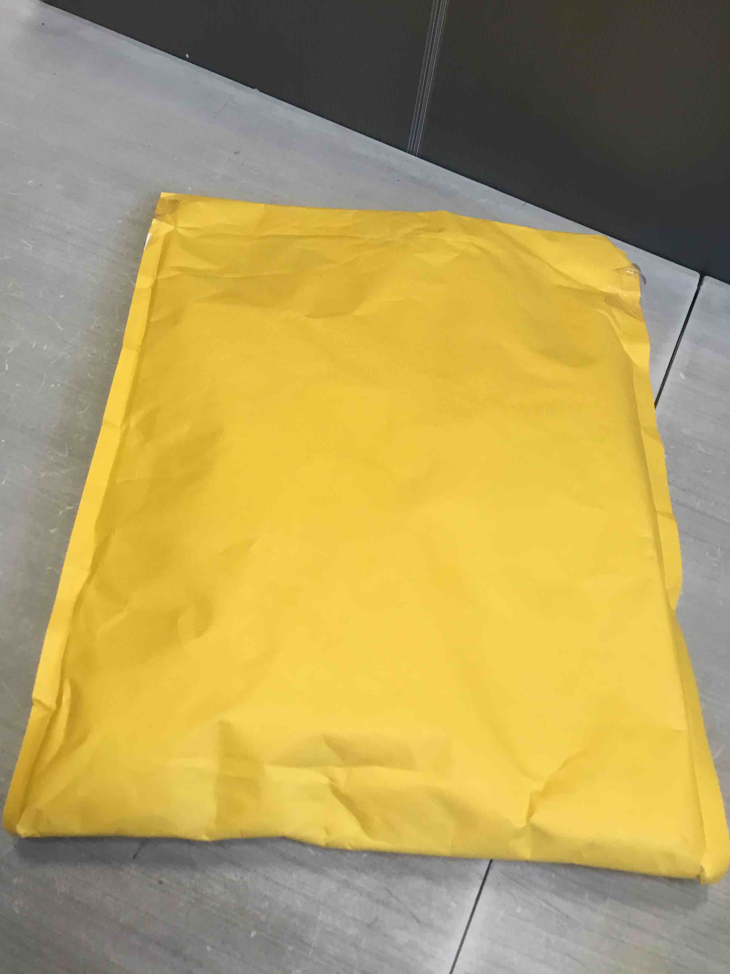 https://s3.amazonaws.com/lotting-images-prod/bidfta/PNK2226764_1744832123150.jpeg