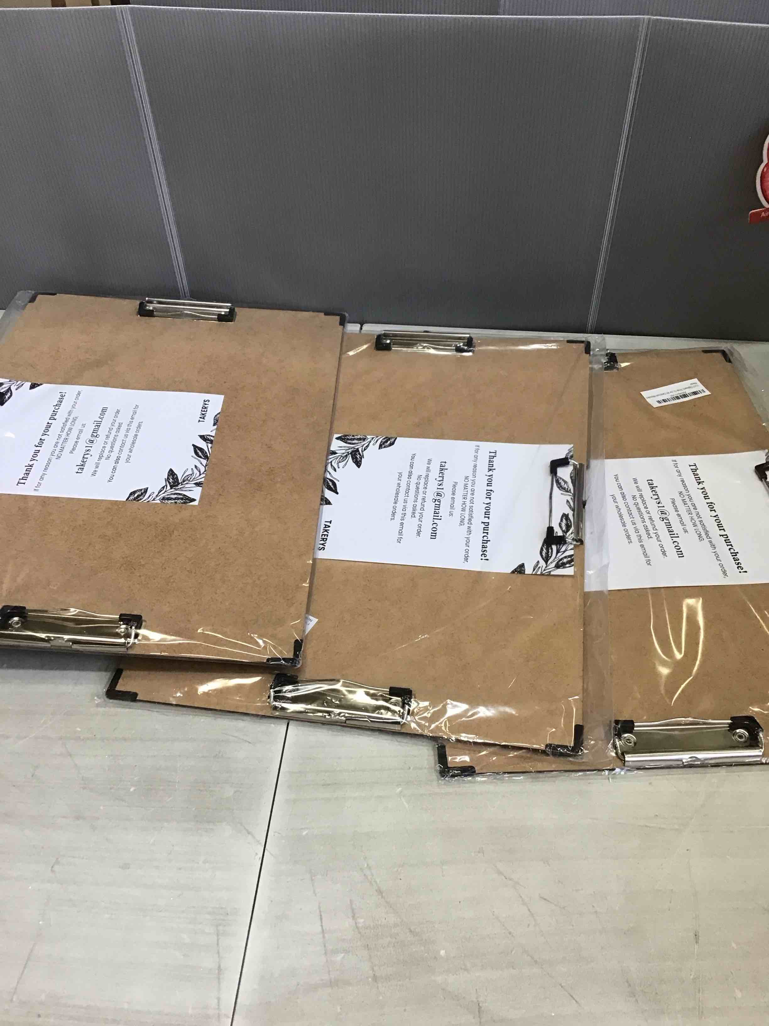 https://s3.amazonaws.com/lotting-images-prod/bidfta/PNK2226899_1744902115711.jpeg