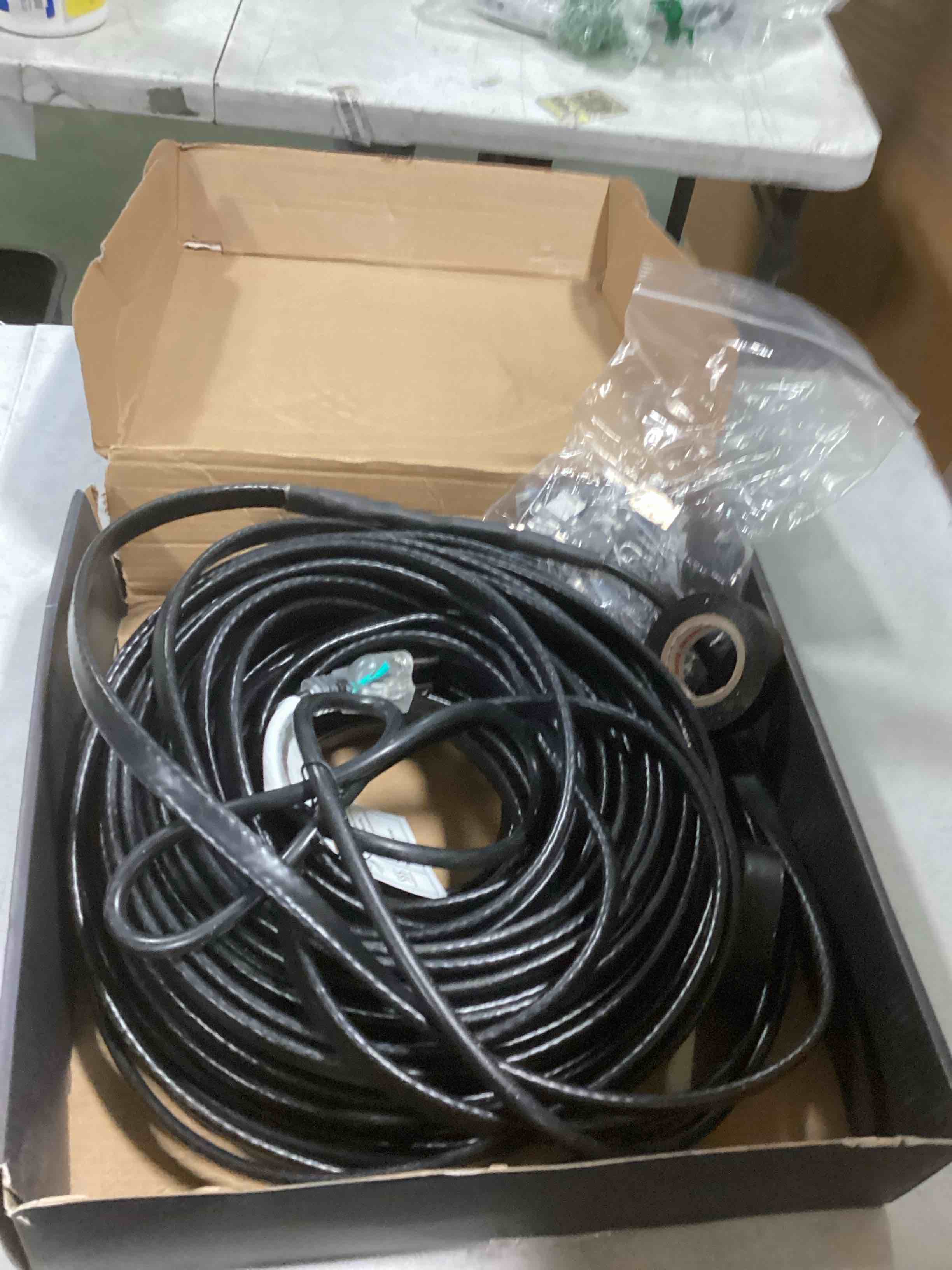 https://s3.amazonaws.com/lotting-images-prod/bidfta/PNK2227093_1742213753379.jpeg