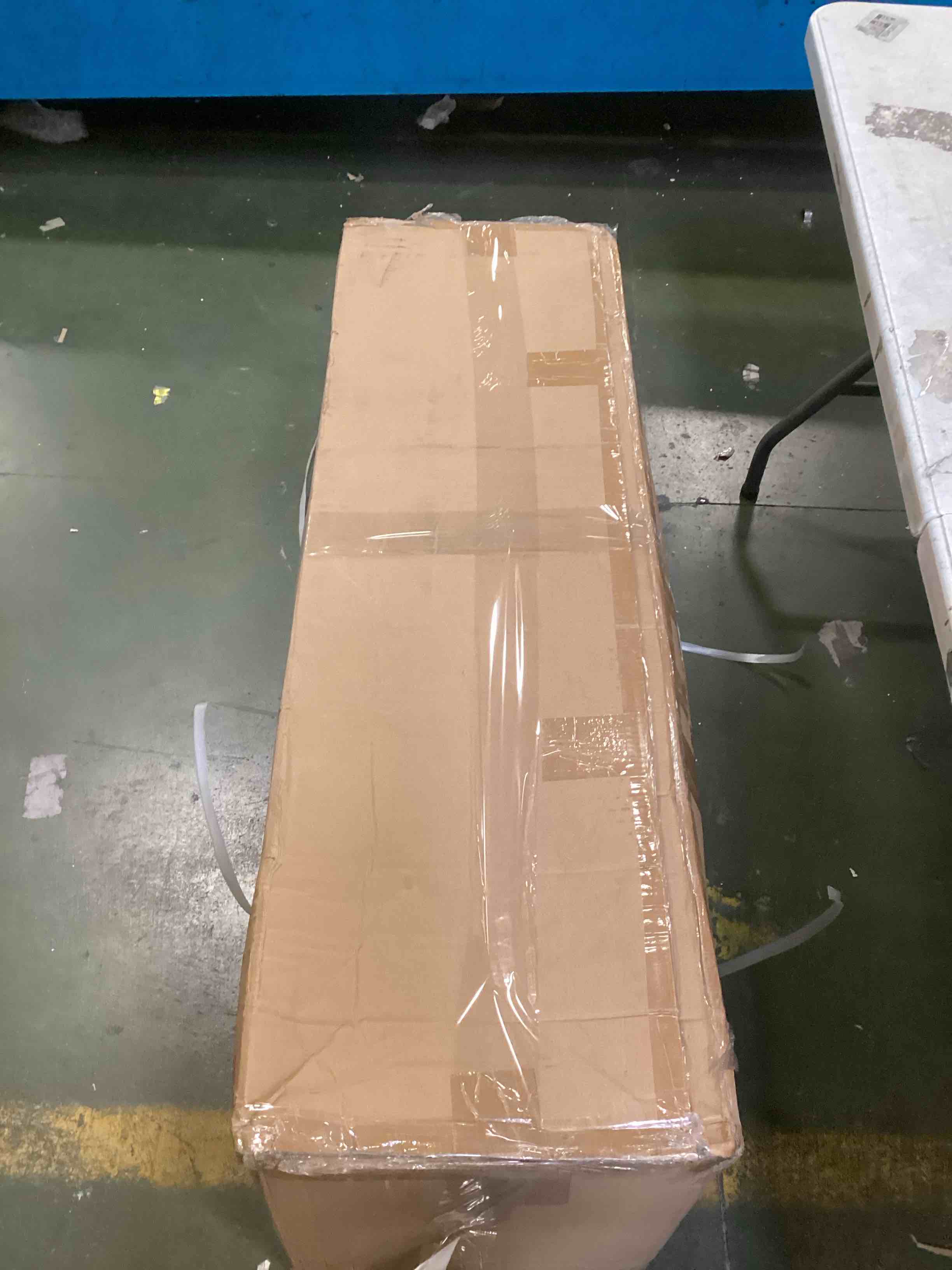 https://s3.amazonaws.com/lotting-images-prod/bidfta/PNK2228093_1744910171180.jpeg