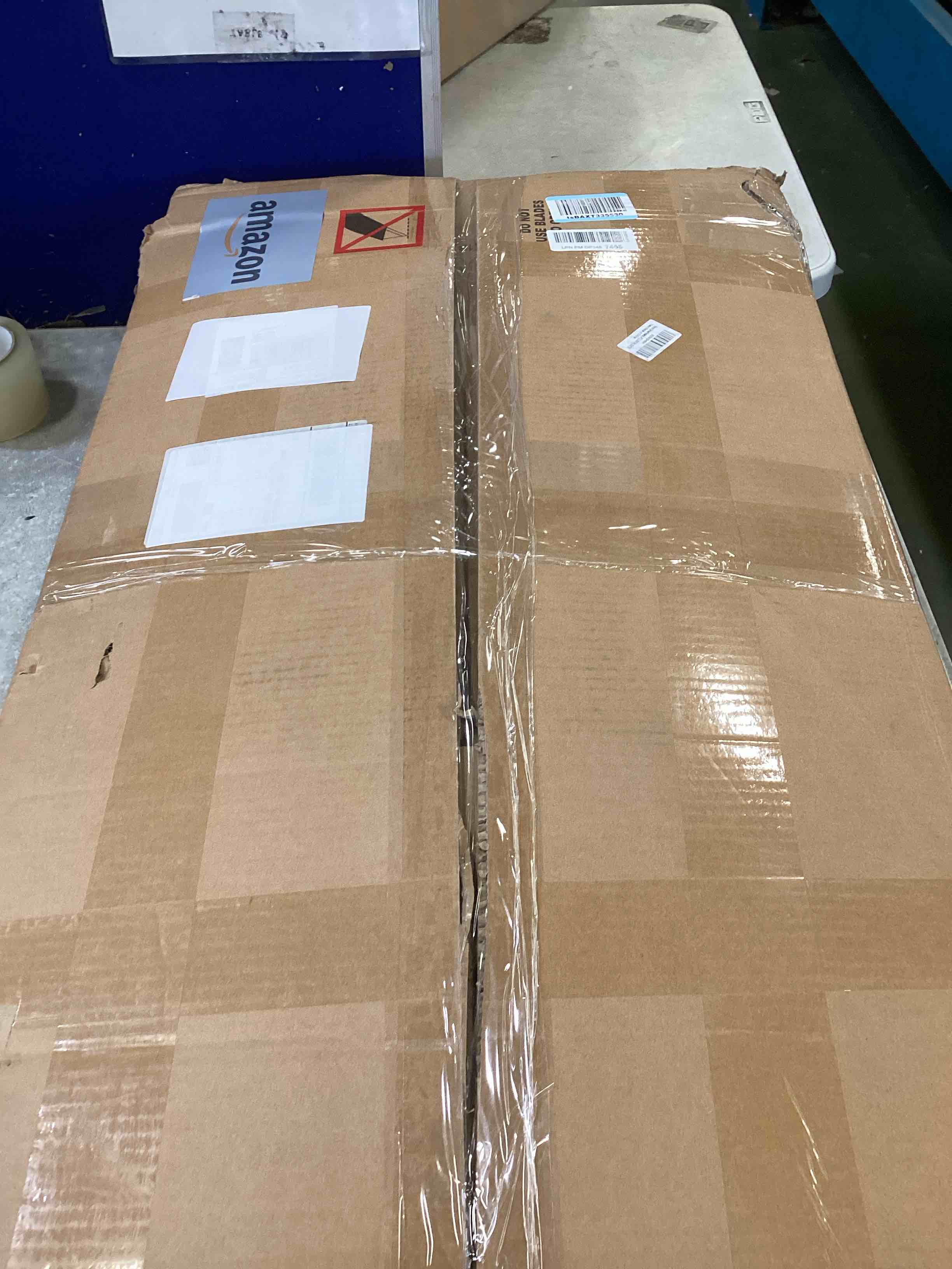https://s3.amazonaws.com/lotting-images-prod/bidfta/PNK2228226_1744987882937.jpeg