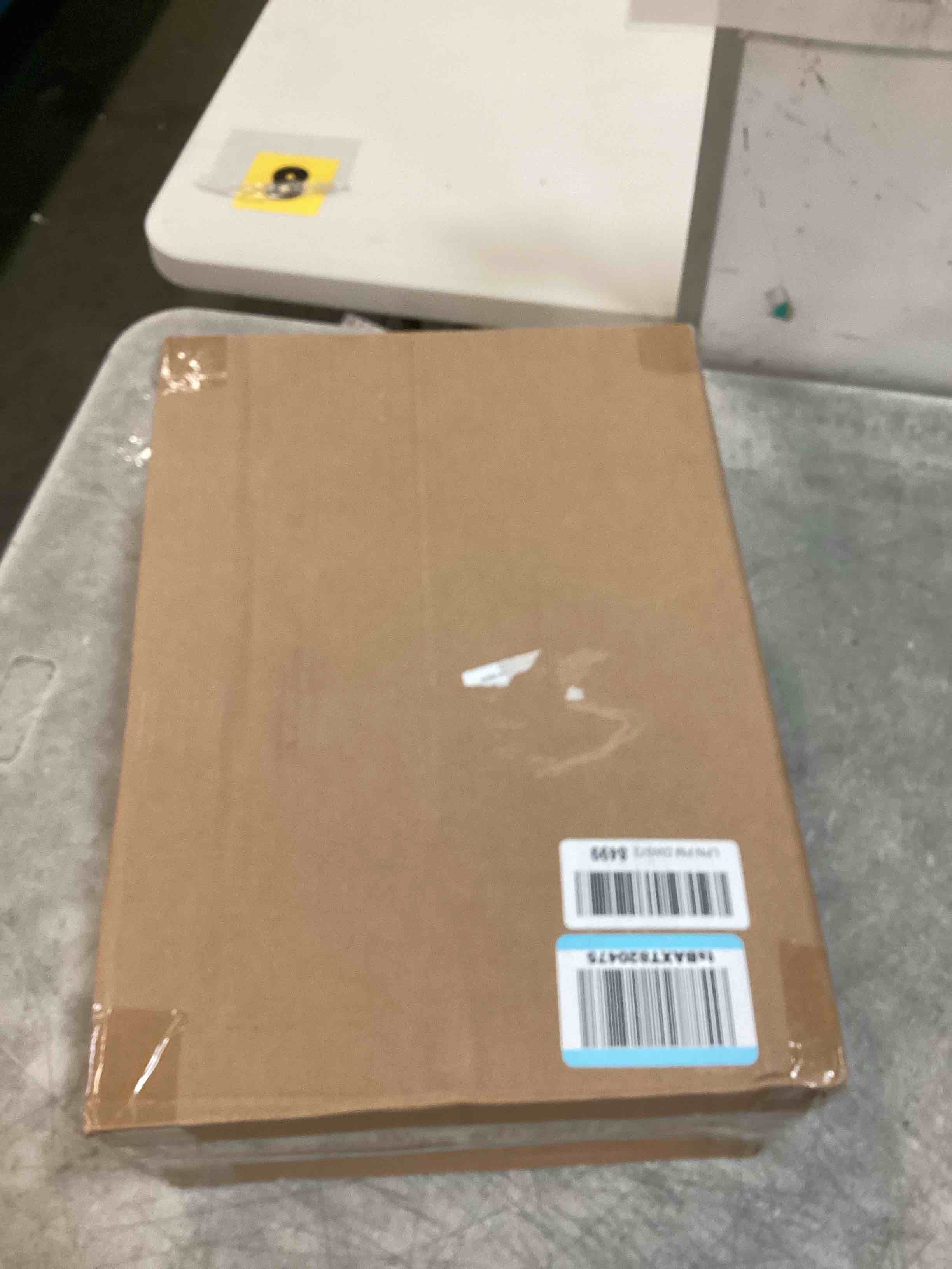 https://s3.amazonaws.com/lotting-images-prod/bidfta/PNK2228439_1745251647273.jpeg