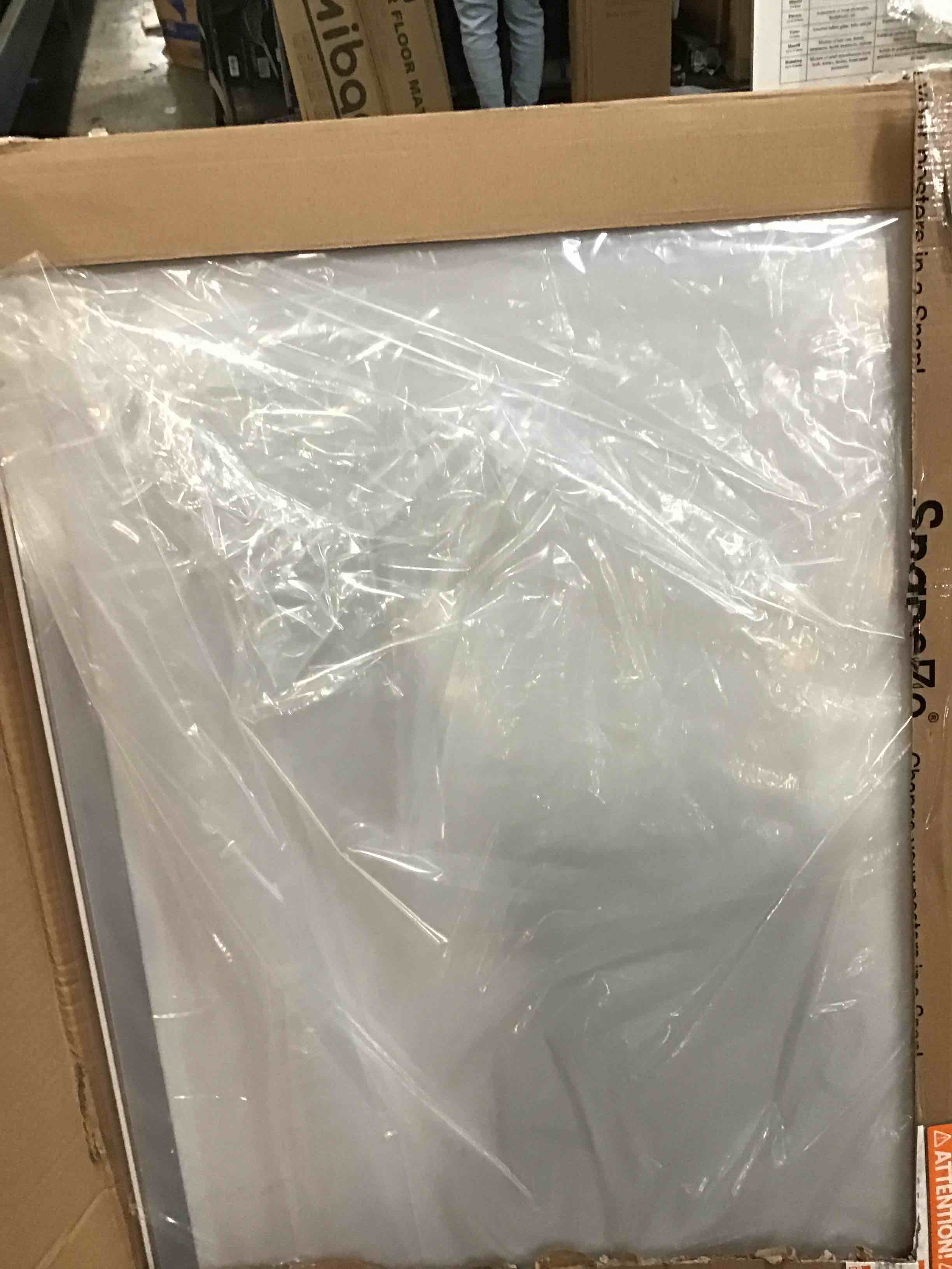 https://s3.amazonaws.com/lotting-images-prod/bidfta/PNK2228497_1745263295883.jpeg