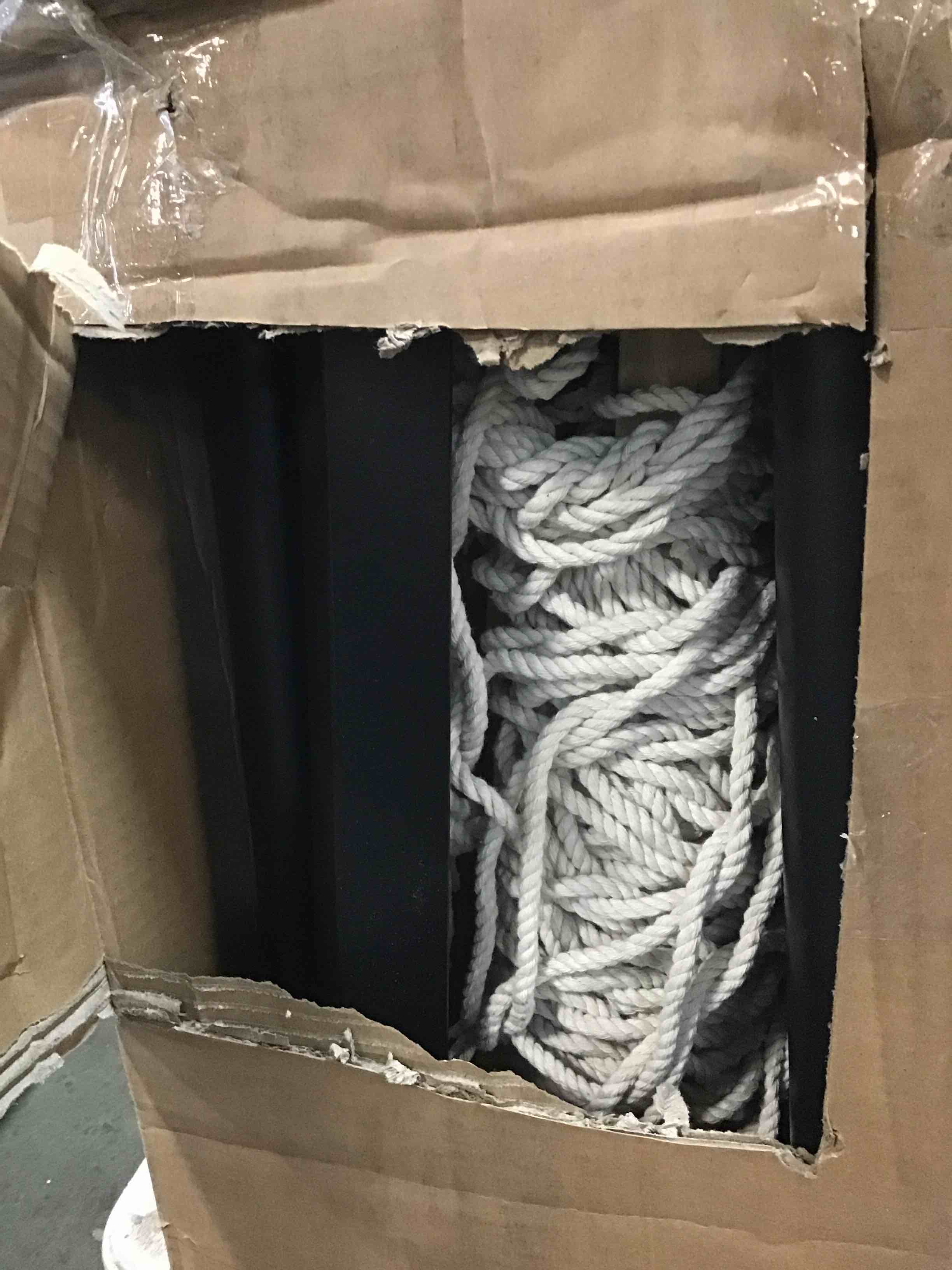 https://s3.amazonaws.com/lotting-images-prod/bidfta/PNK2228508_1745264746106.jpeg