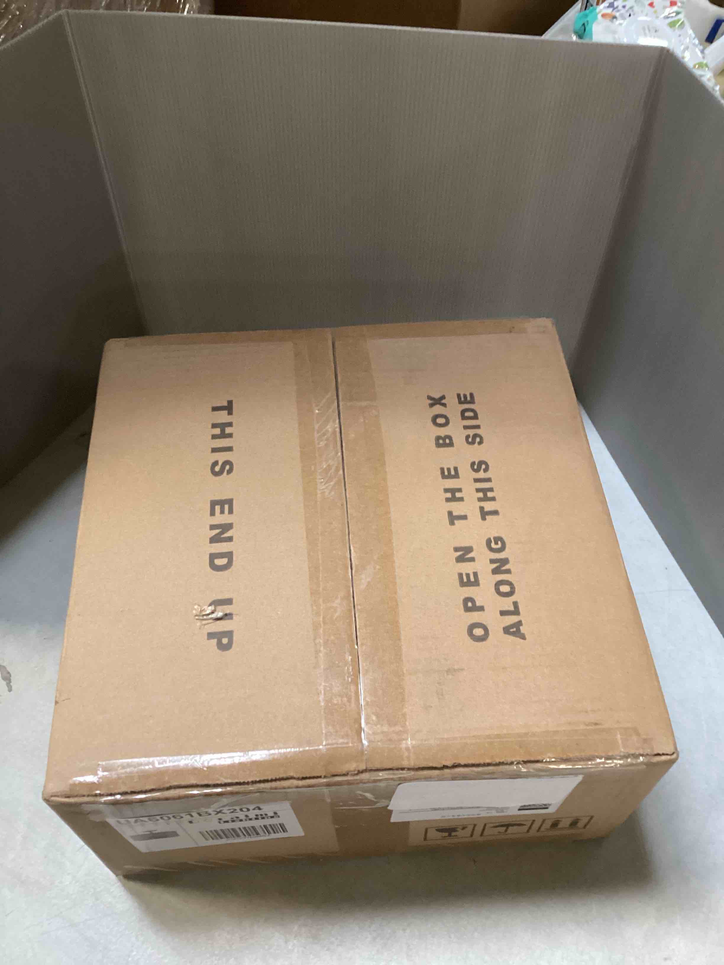 https://s3.amazonaws.com/lotting-images-prod/bidfta/PNK2228768_1745499383641.jpeg
