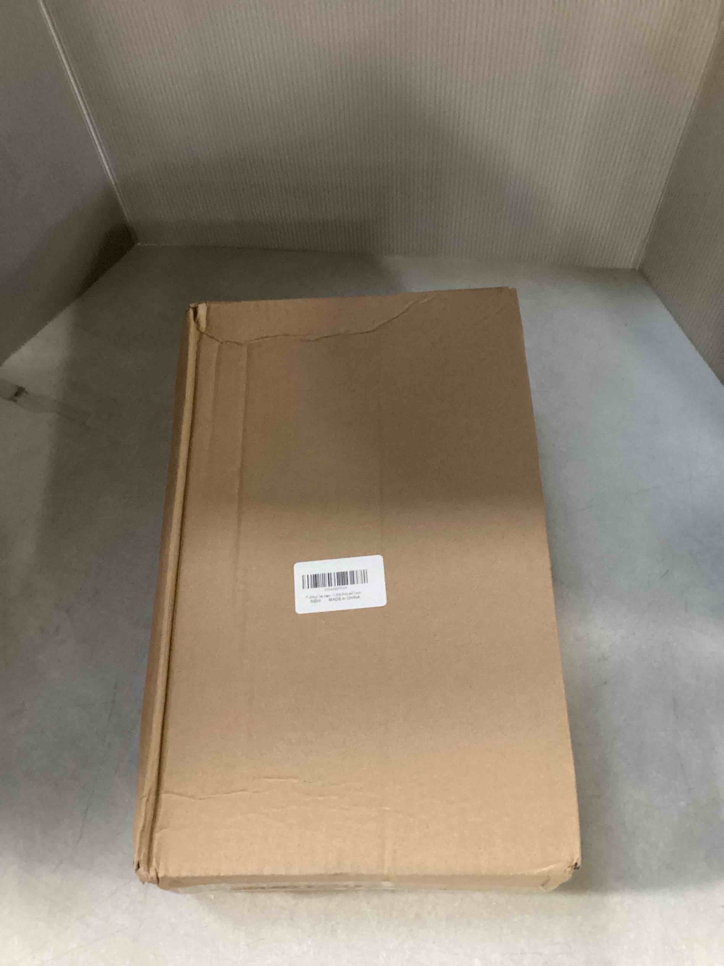 https://s3.amazonaws.com/lotting-images-prod/bidfta/PNK2229803_1745948836329.jpeg