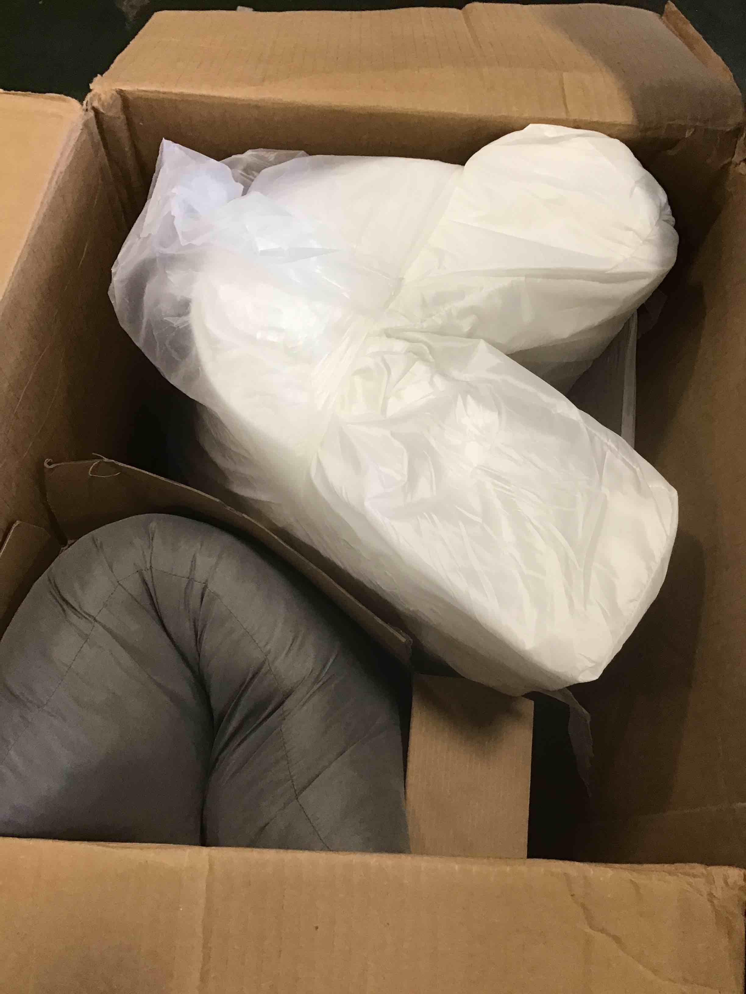 https://s3.amazonaws.com/lotting-images-prod/bidfta/PNK2230103_1743596921843.jpeg