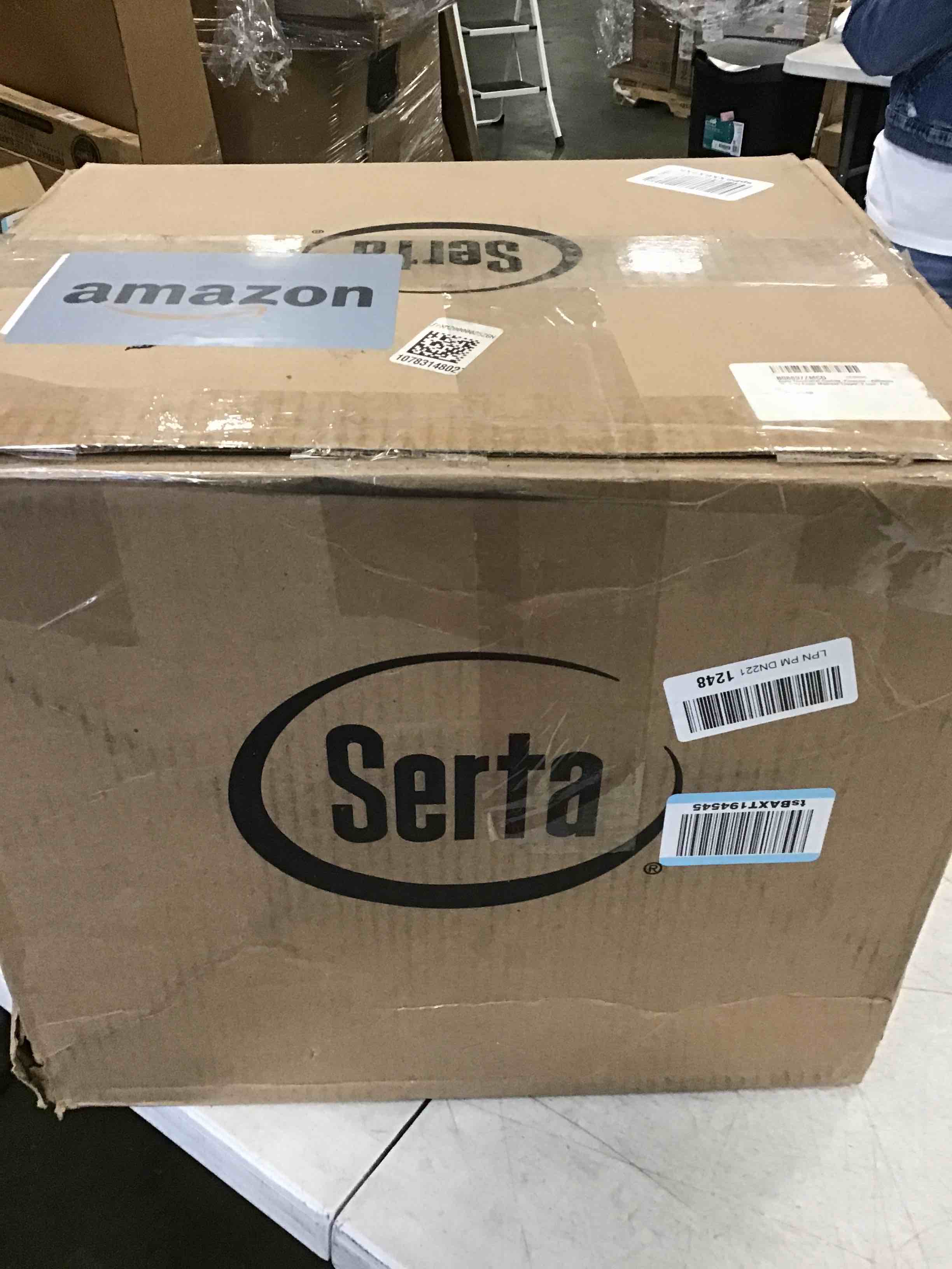https://s3.amazonaws.com/lotting-images-prod/bidfta/PNK2230456_1743769730639.jpeg