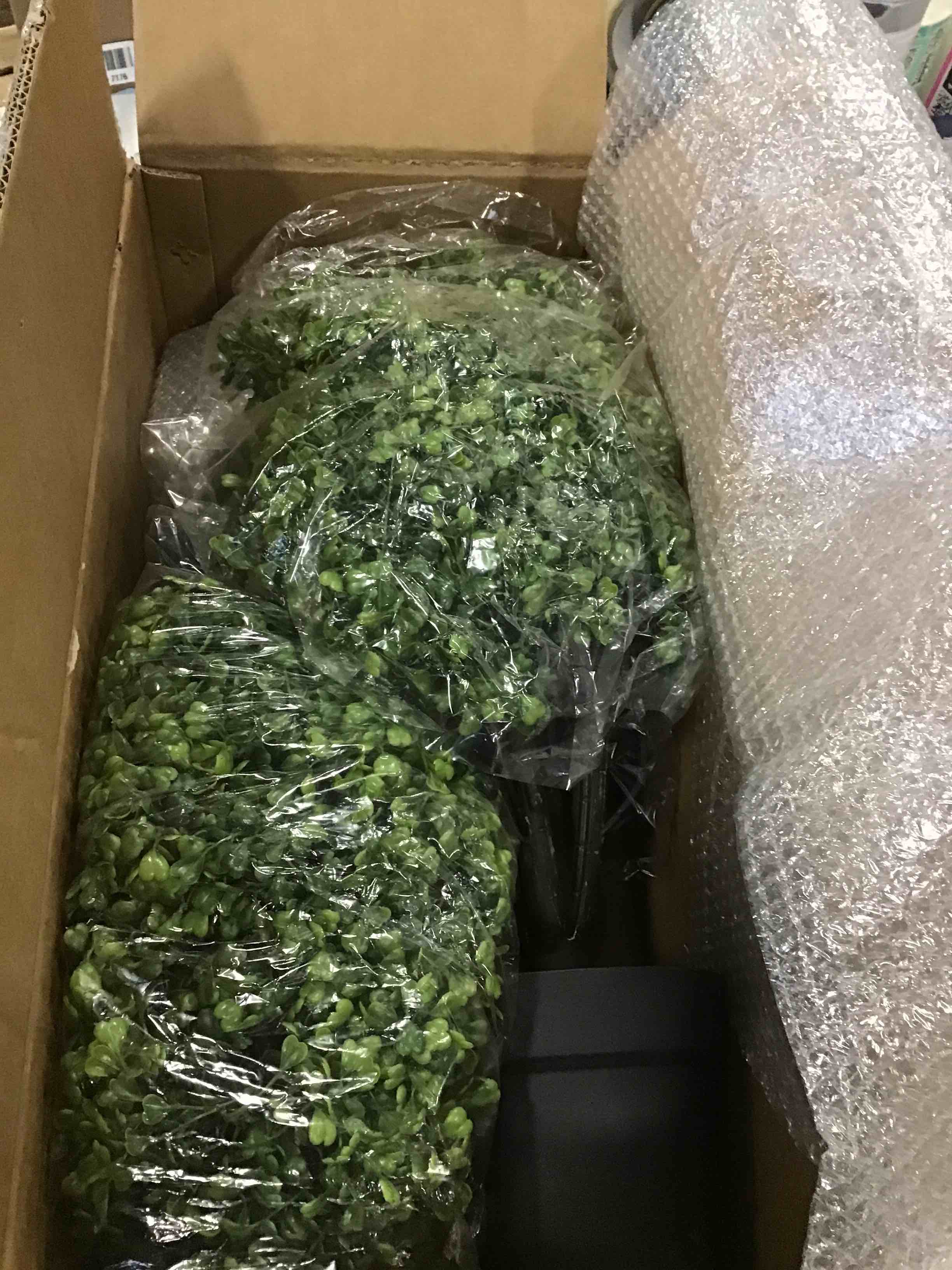 https://s3.amazonaws.com/lotting-images-prod/bidfta/PNK2230502_1743774984895.jpeg