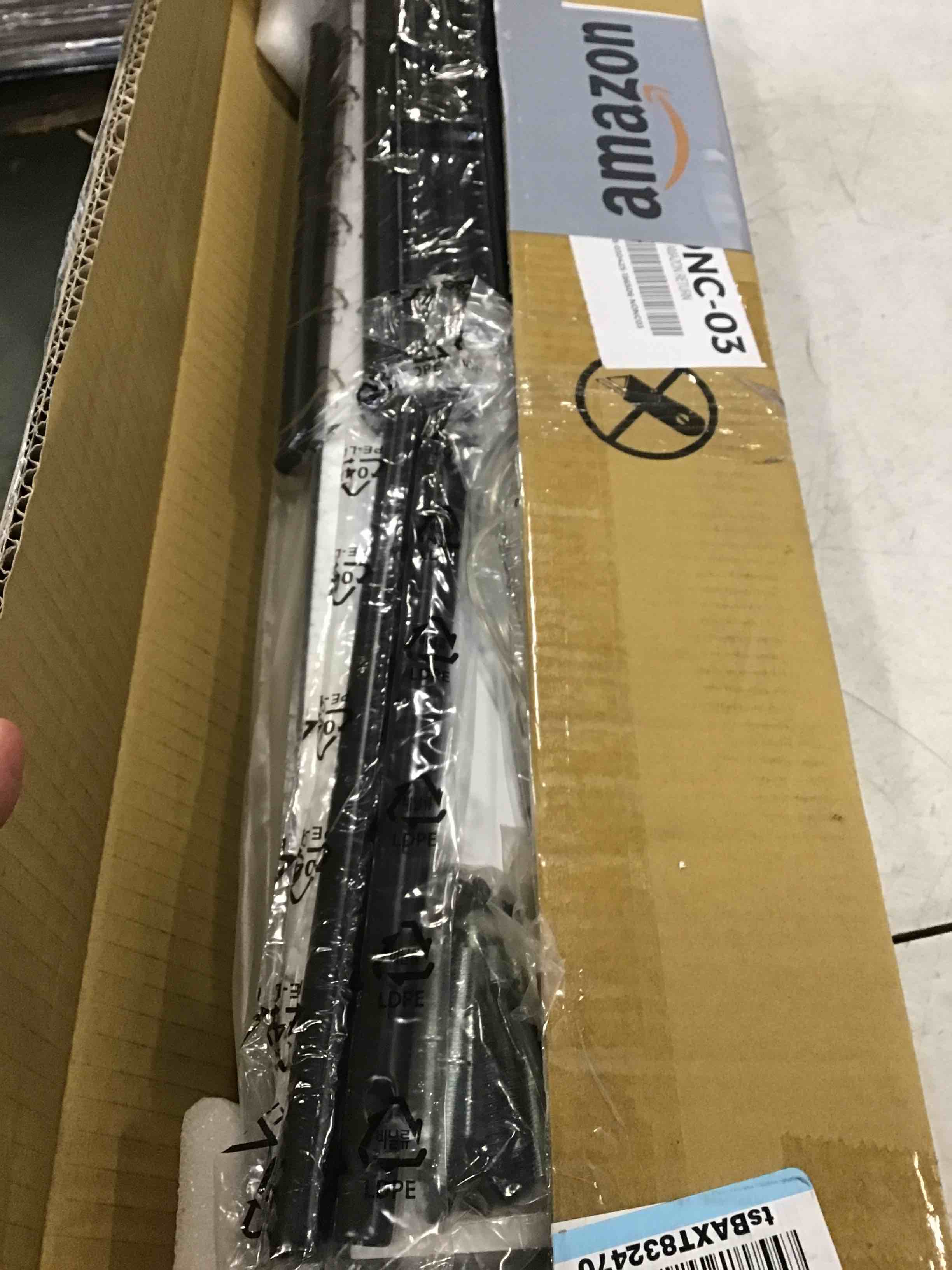 https://s3.amazonaws.com/lotting-images-prod/bidfta/PNK2230505_1743776566041.jpeg