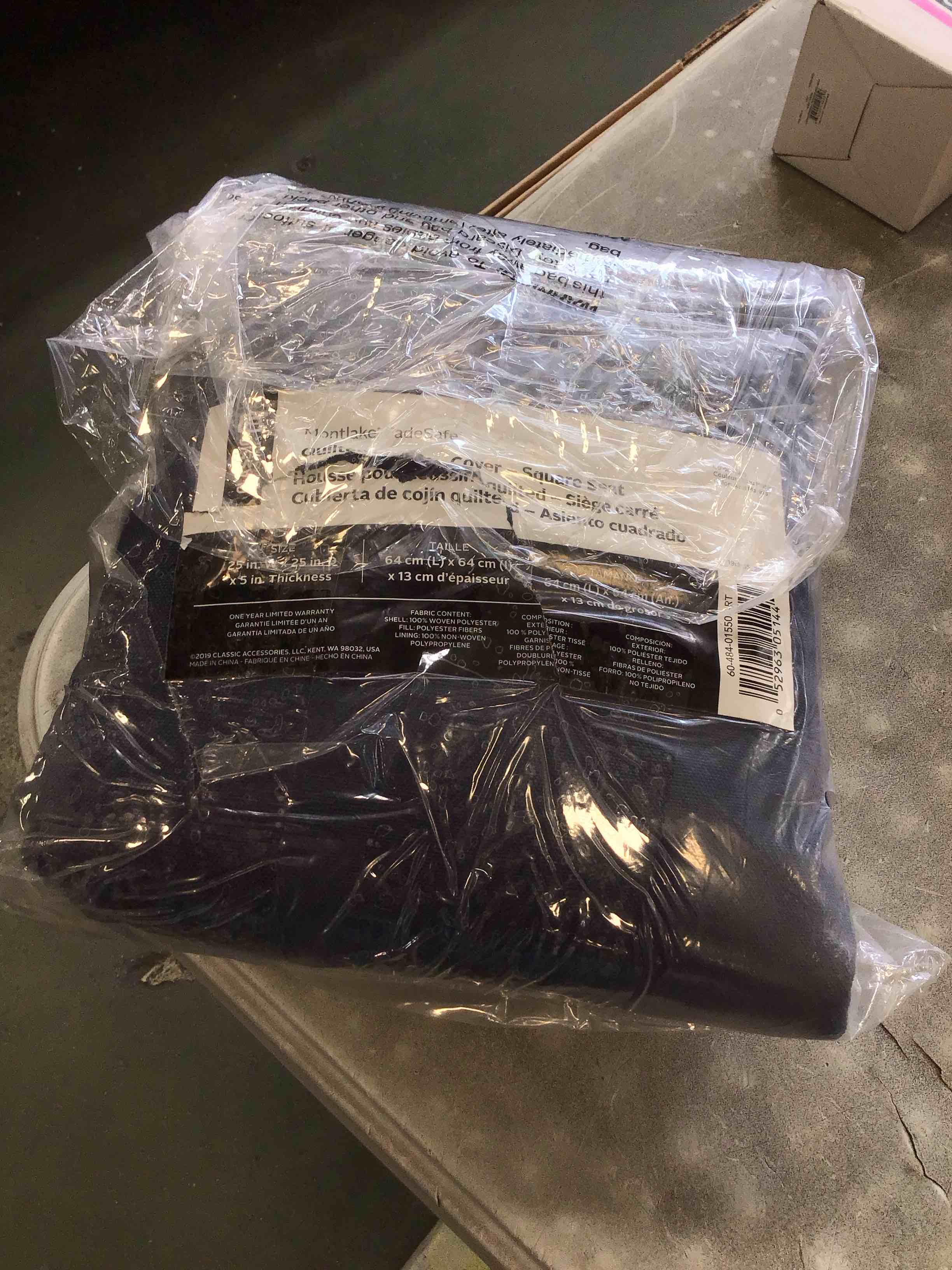 https://s3.amazonaws.com/lotting-images-prod/bidfta/PNK2231087_1745340719028.jpeg