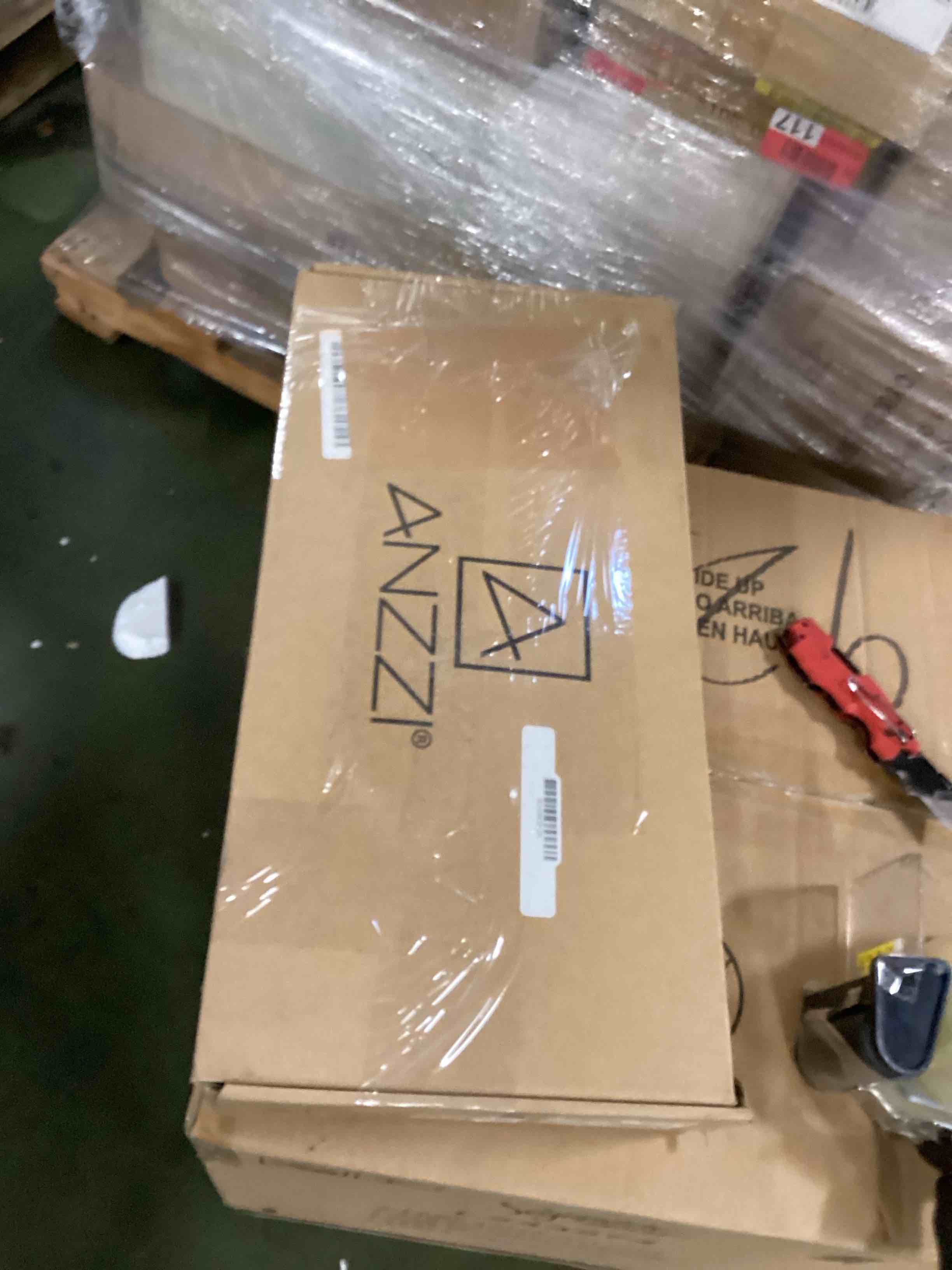 https://s3.amazonaws.com/lotting-images-prod/bidfta/PNK2231657_1746535069696.jpeg