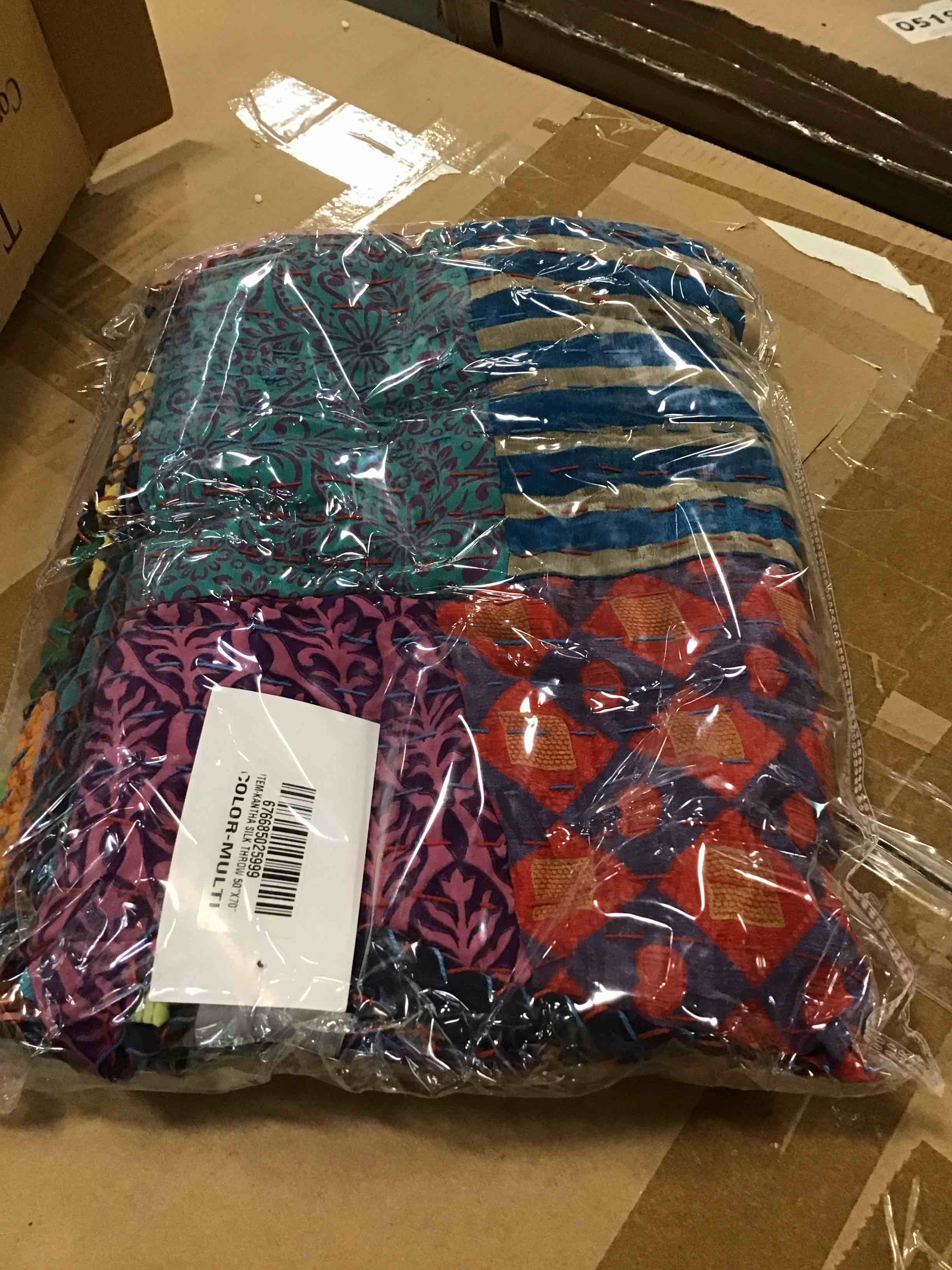 https://s3.amazonaws.com/lotting-images-prod/bidfta/PNK2231988_1746640090639.jpeg