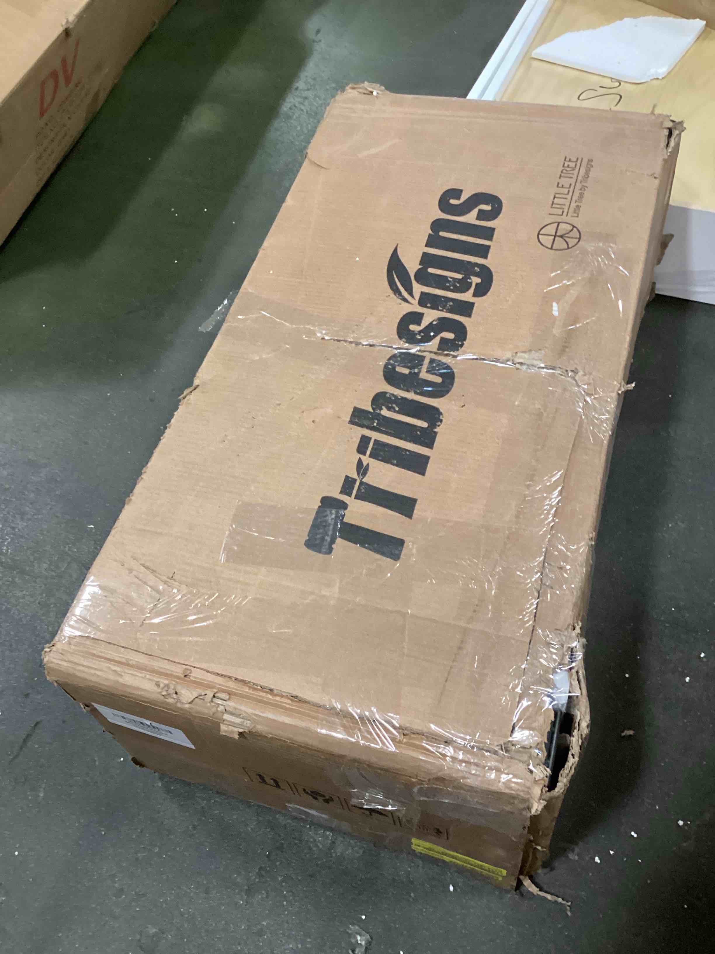 https://s3.amazonaws.com/lotting-images-prod/bidfta/PNK2232299_1747060394730.jpeg