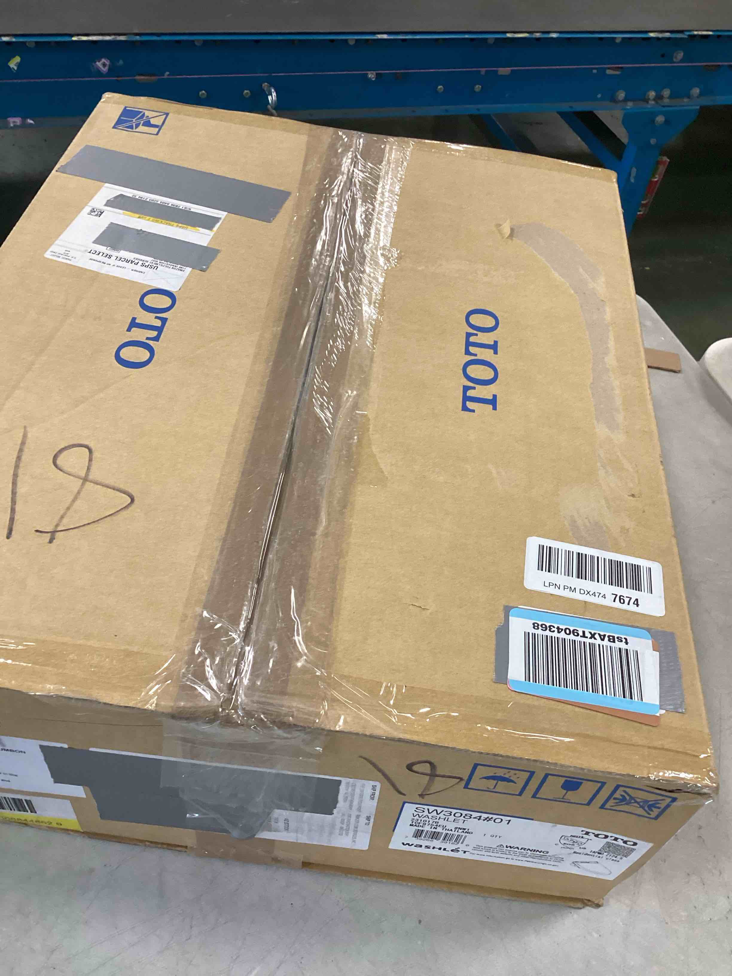 https://s3.amazonaws.com/lotting-images-prod/bidfta/PNK2232695_1747659122490.jpeg