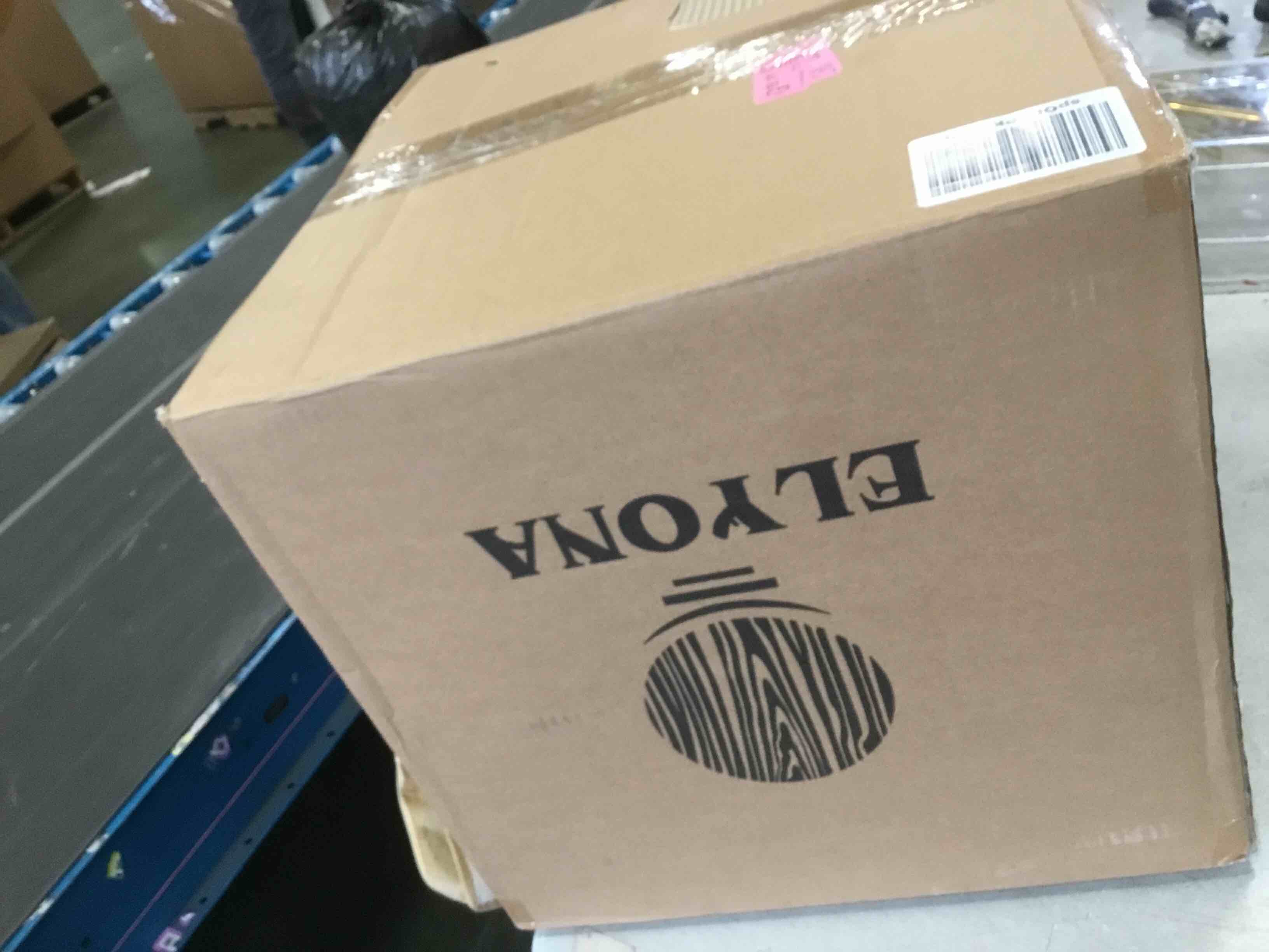 https://s3.amazonaws.com/lotting-images-prod/bidfta/PNK2233192_1743105427661.jpeg