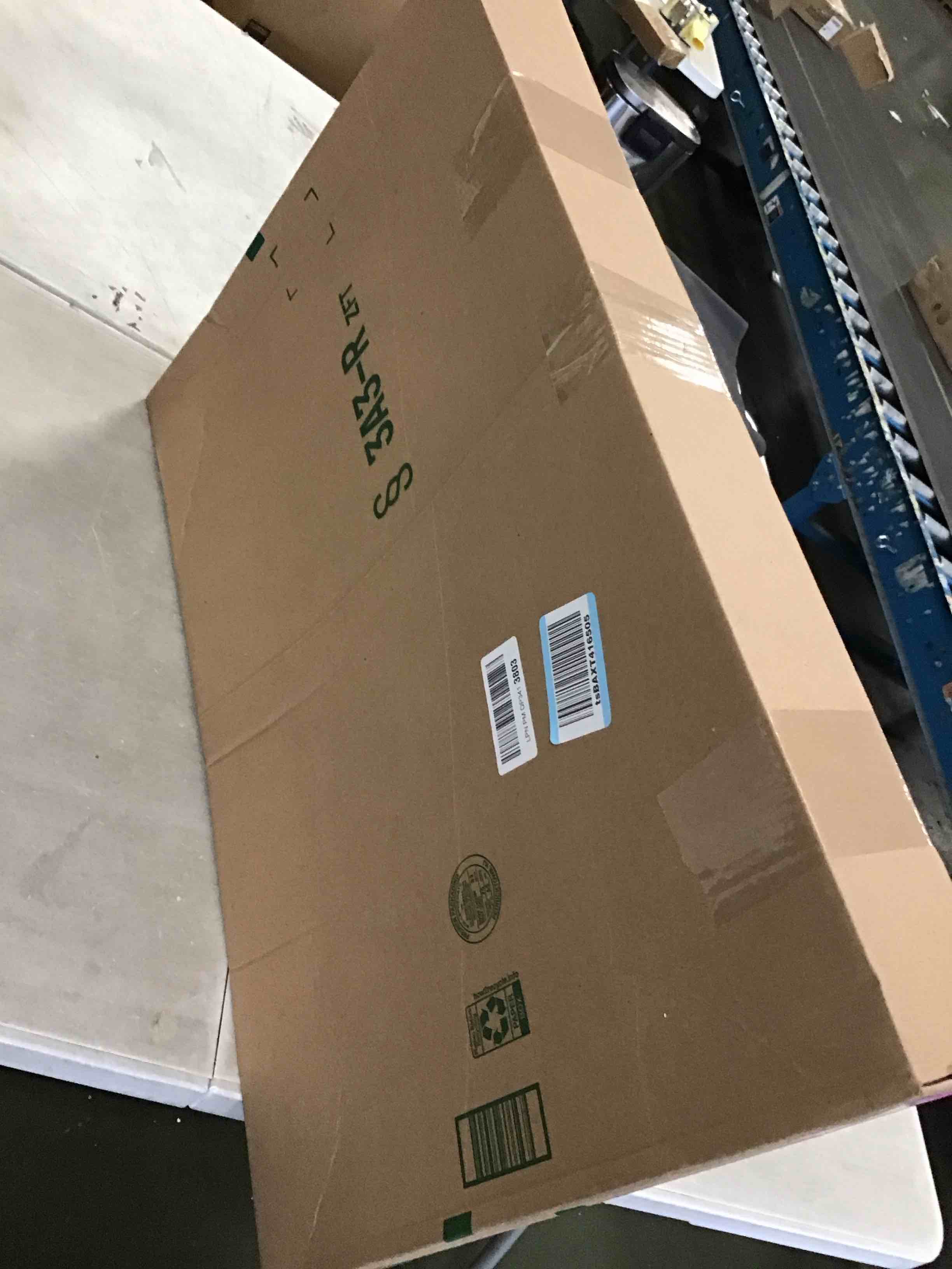 https://s3.amazonaws.com/lotting-images-prod/bidfta/PNK2234329_1743705569703.jpeg