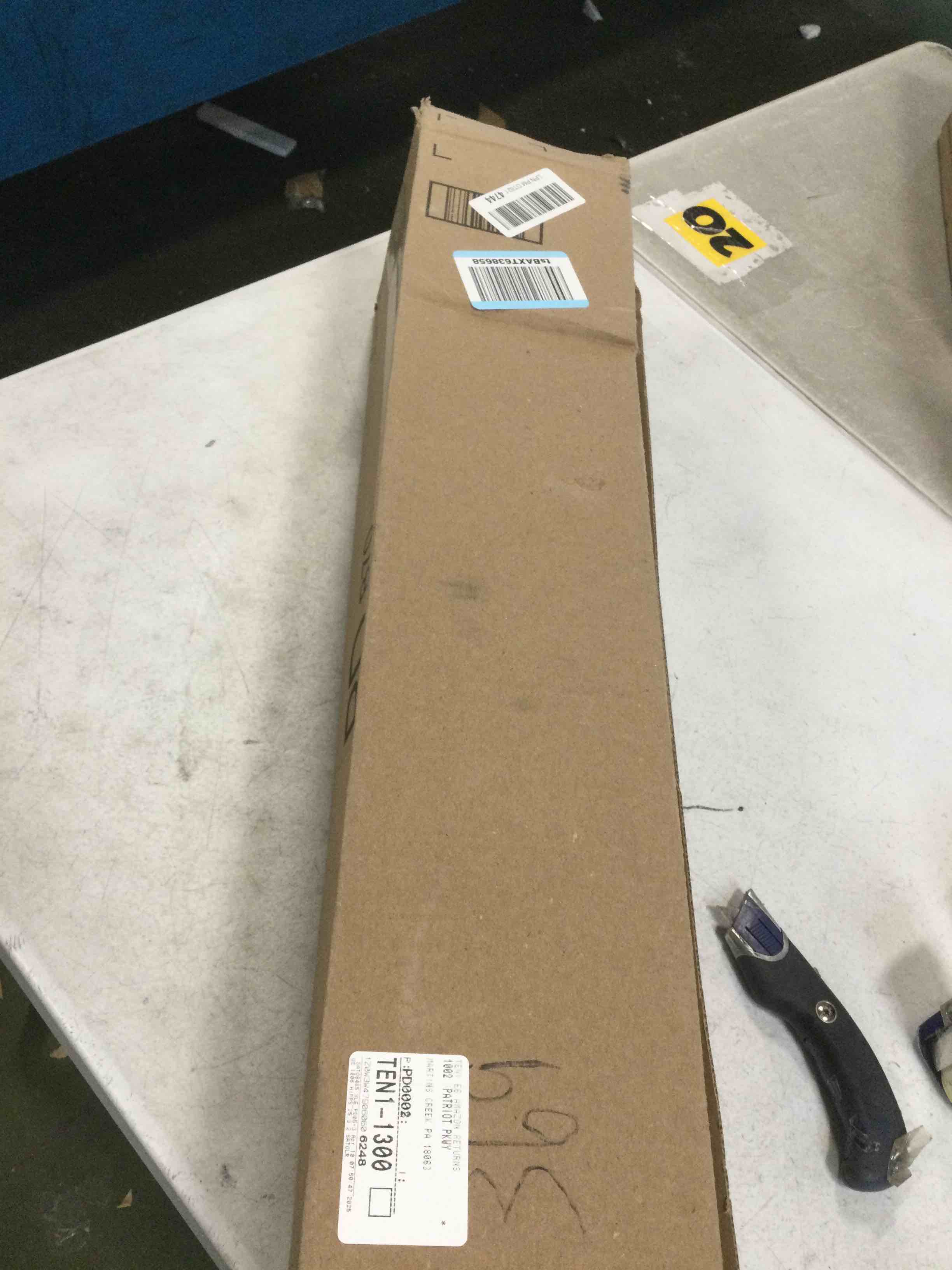 https://s3.amazonaws.com/lotting-images-prod/bidfta/PNK2234841_1745500303876.jpeg