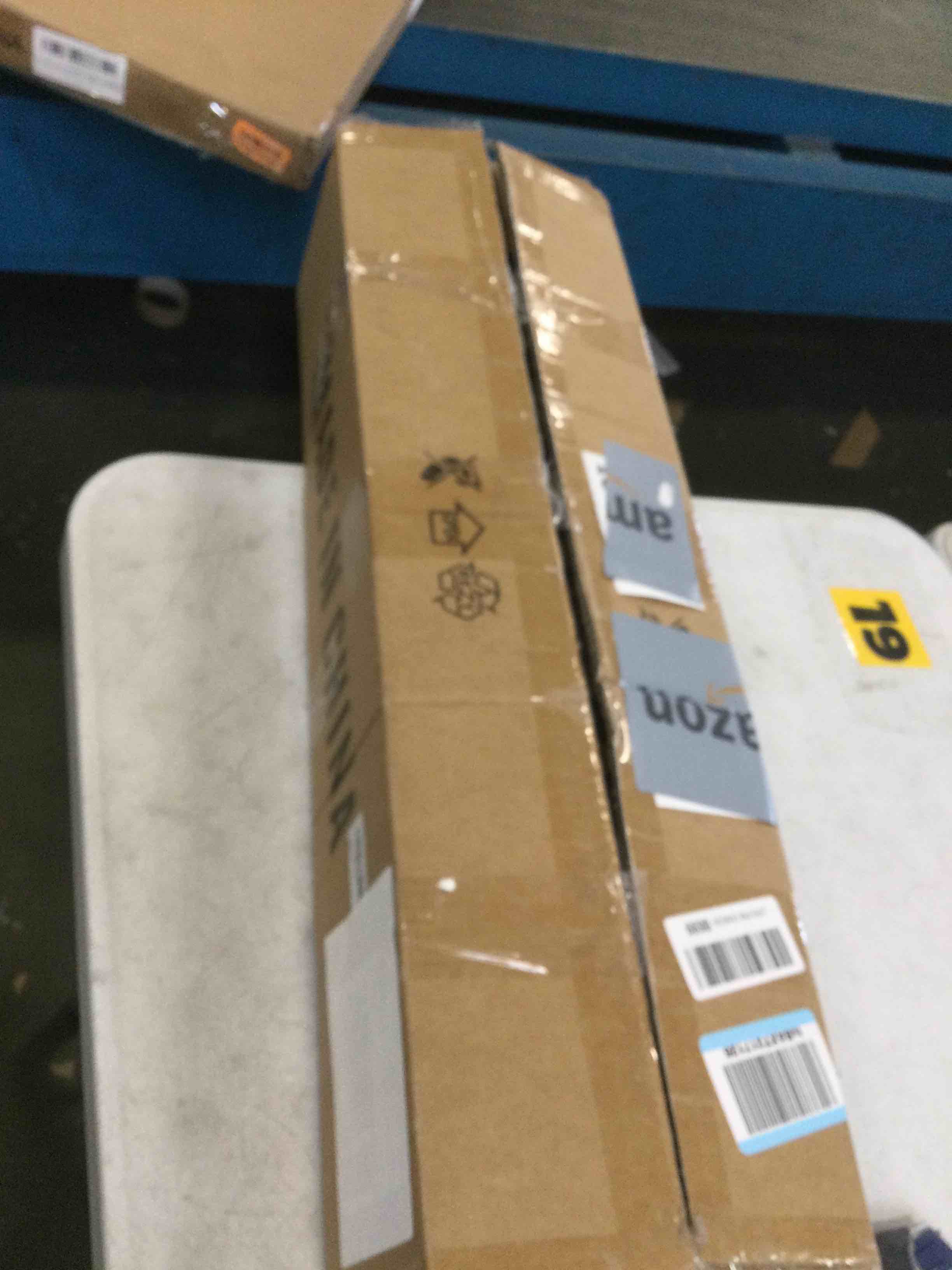 https://s3.amazonaws.com/lotting-images-prod/bidfta/PNK2234872_1745502843575.jpeg