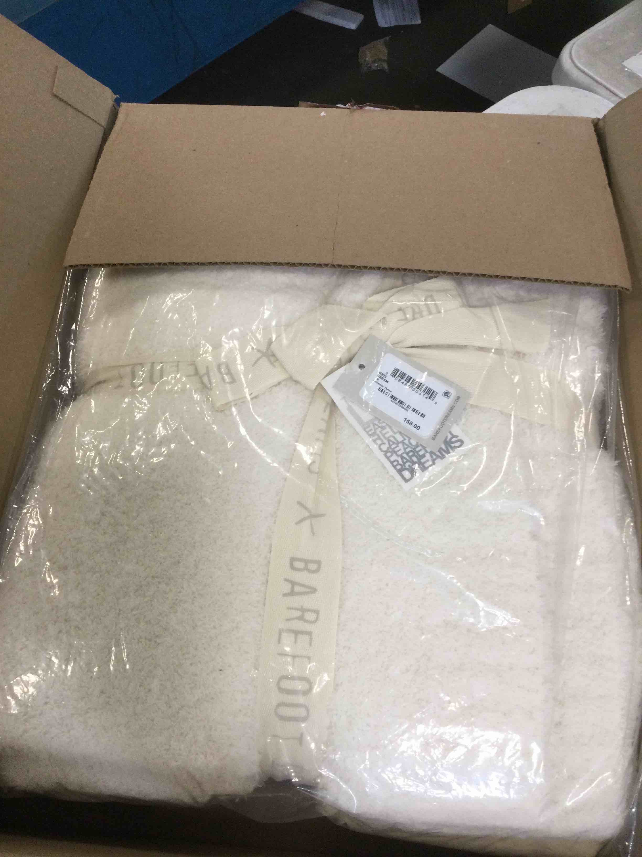 https://s3.amazonaws.com/lotting-images-prod/bidfta/PNK2234919_1745509203509.jpeg