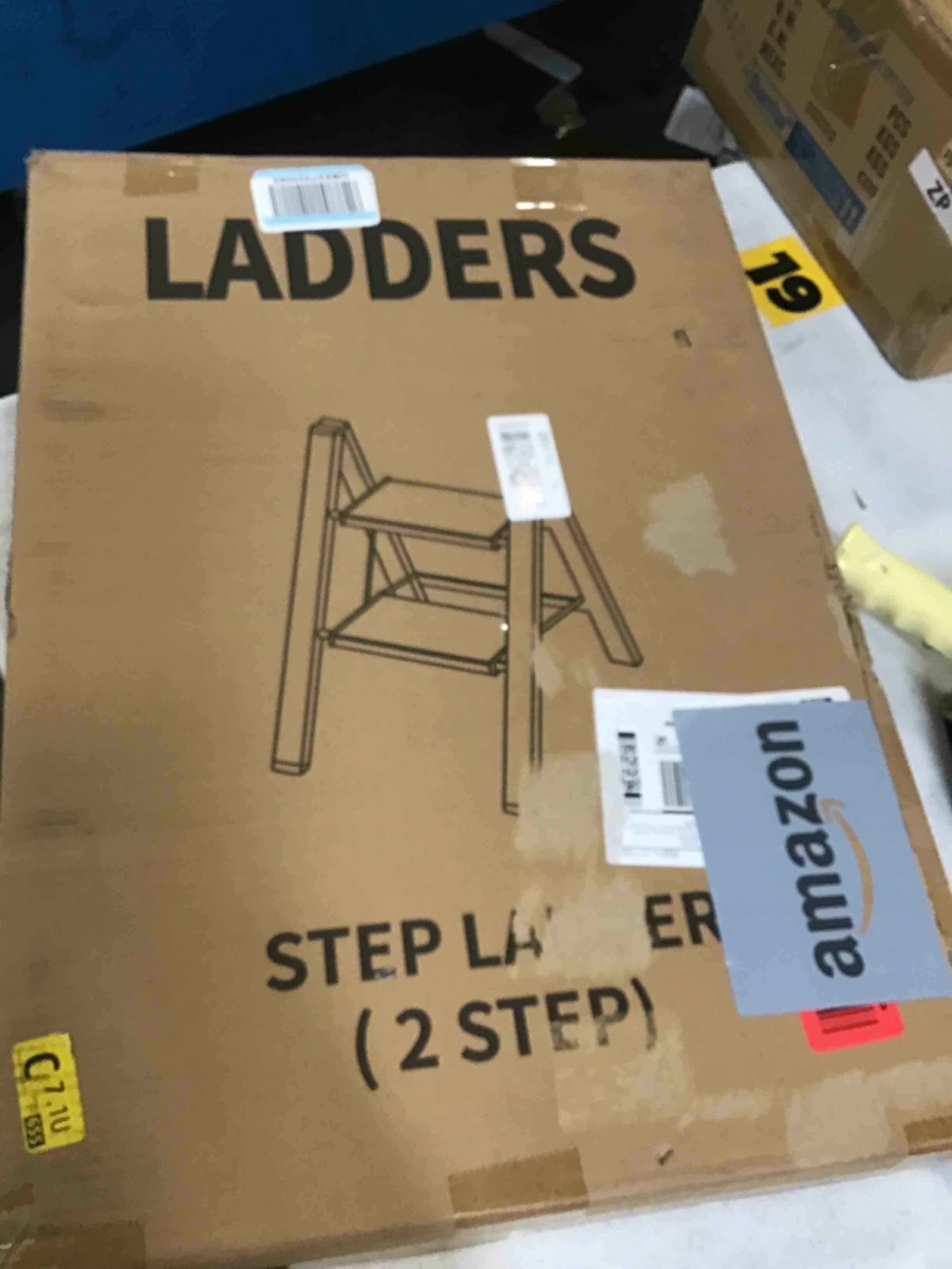 https://s3.amazonaws.com/lotting-images-prod/bidfta/PNK2234948_1745515063090.jpeg