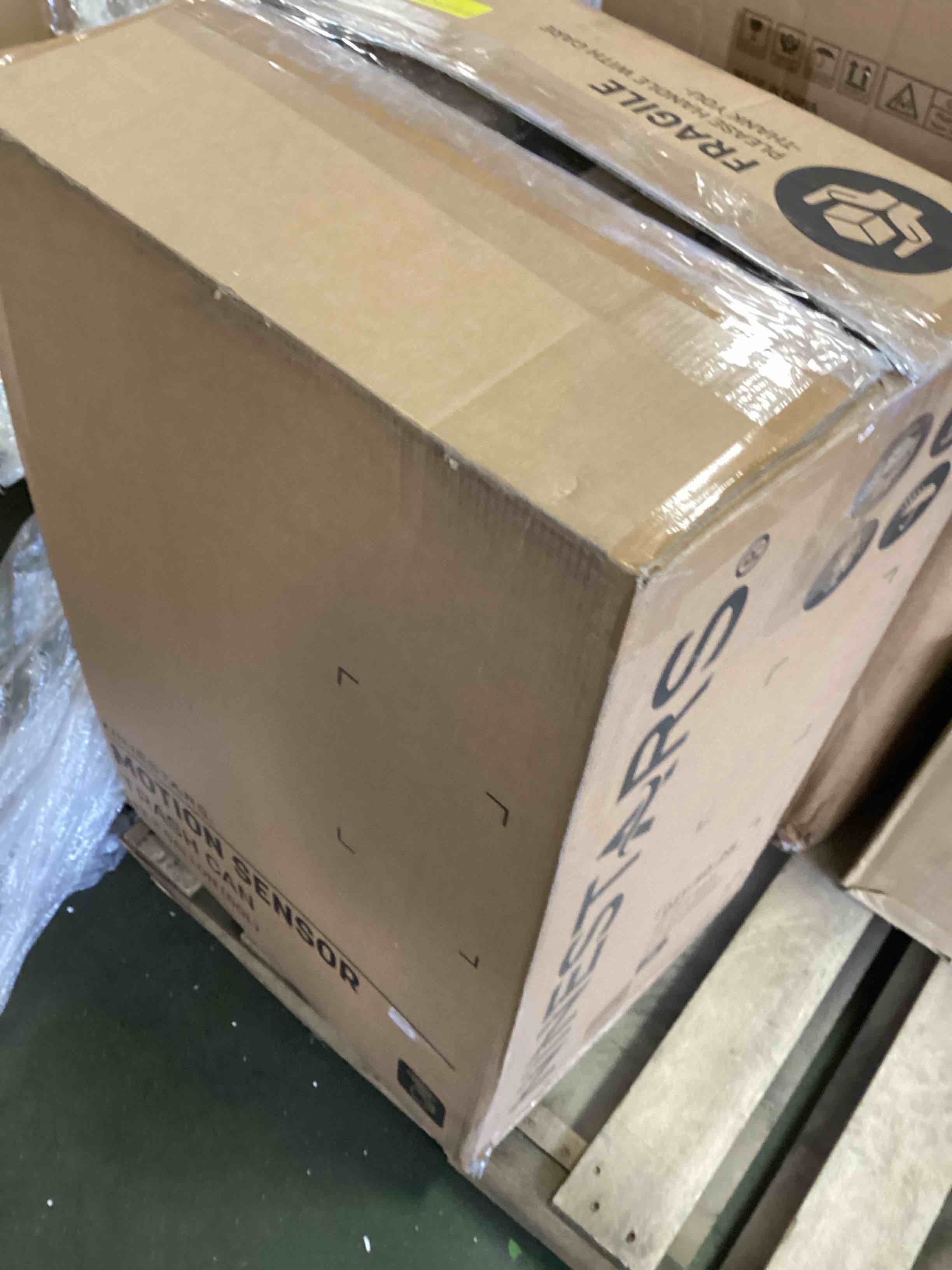 https://s3.amazonaws.com/lotting-images-prod/bidfta/PNK2235006_1746102775983.jpeg