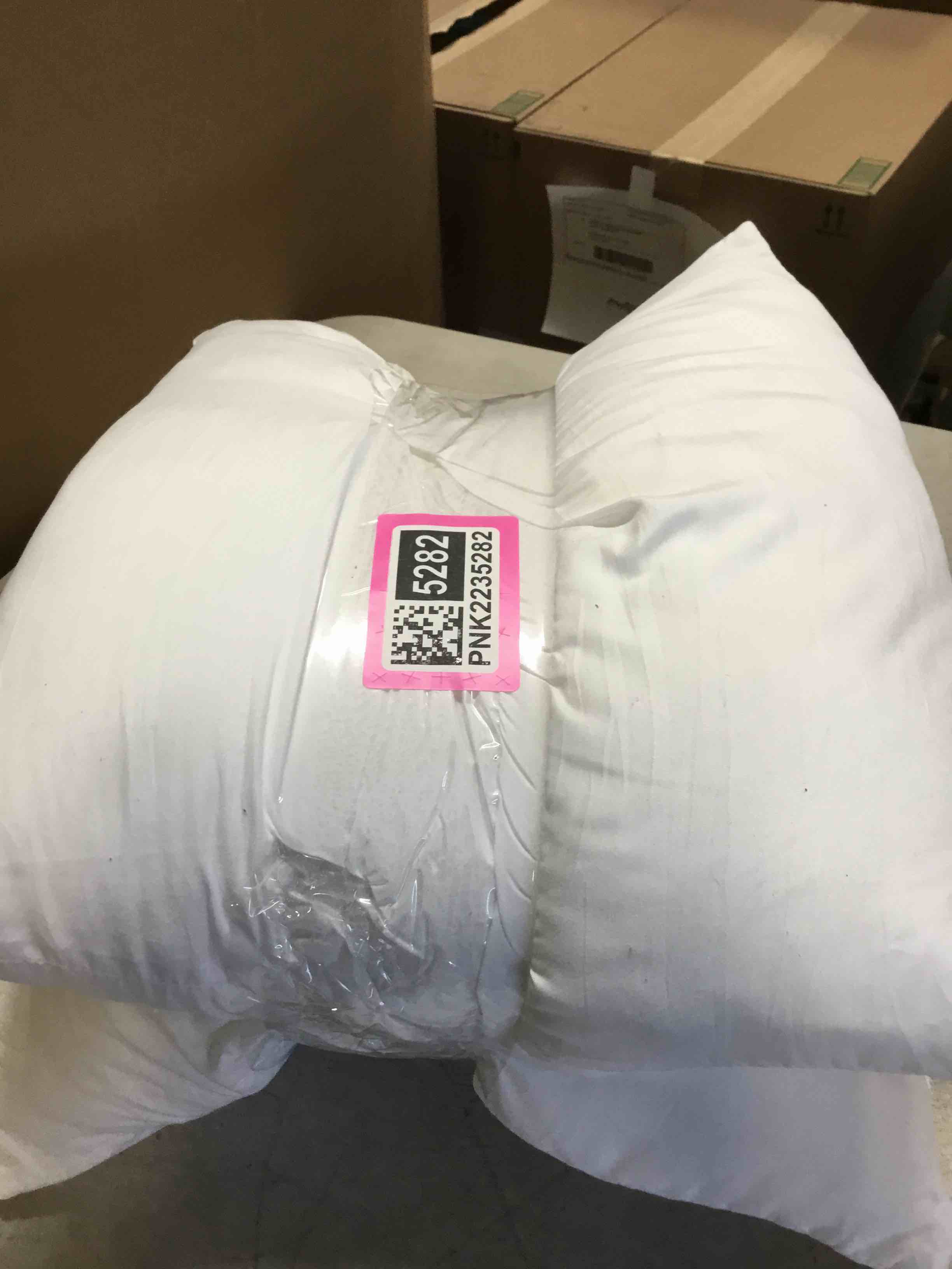 https://s3.amazonaws.com/lotting-images-prod/bidfta/PNK2235282_1745869260966.jpeg