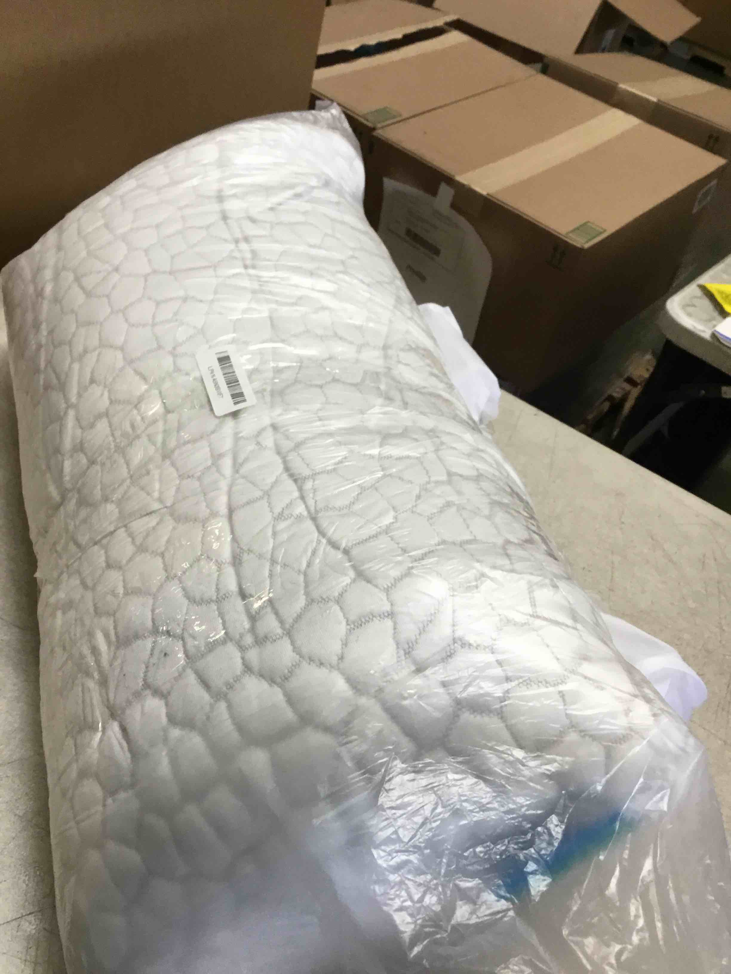 https://s3.amazonaws.com/lotting-images-prod/bidfta/PNK2235291_1745870777670.jpeg