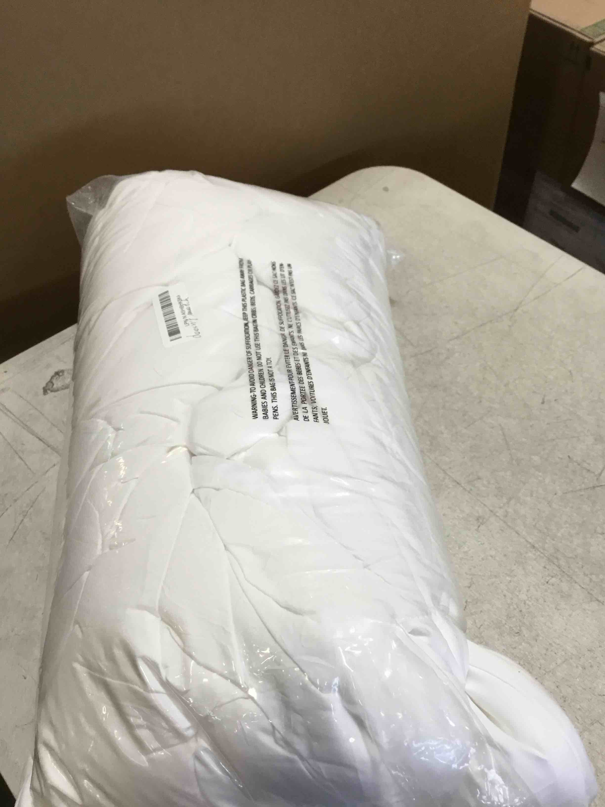 https://s3.amazonaws.com/lotting-images-prod/bidfta/PNK2235295_1745871044180.jpeg