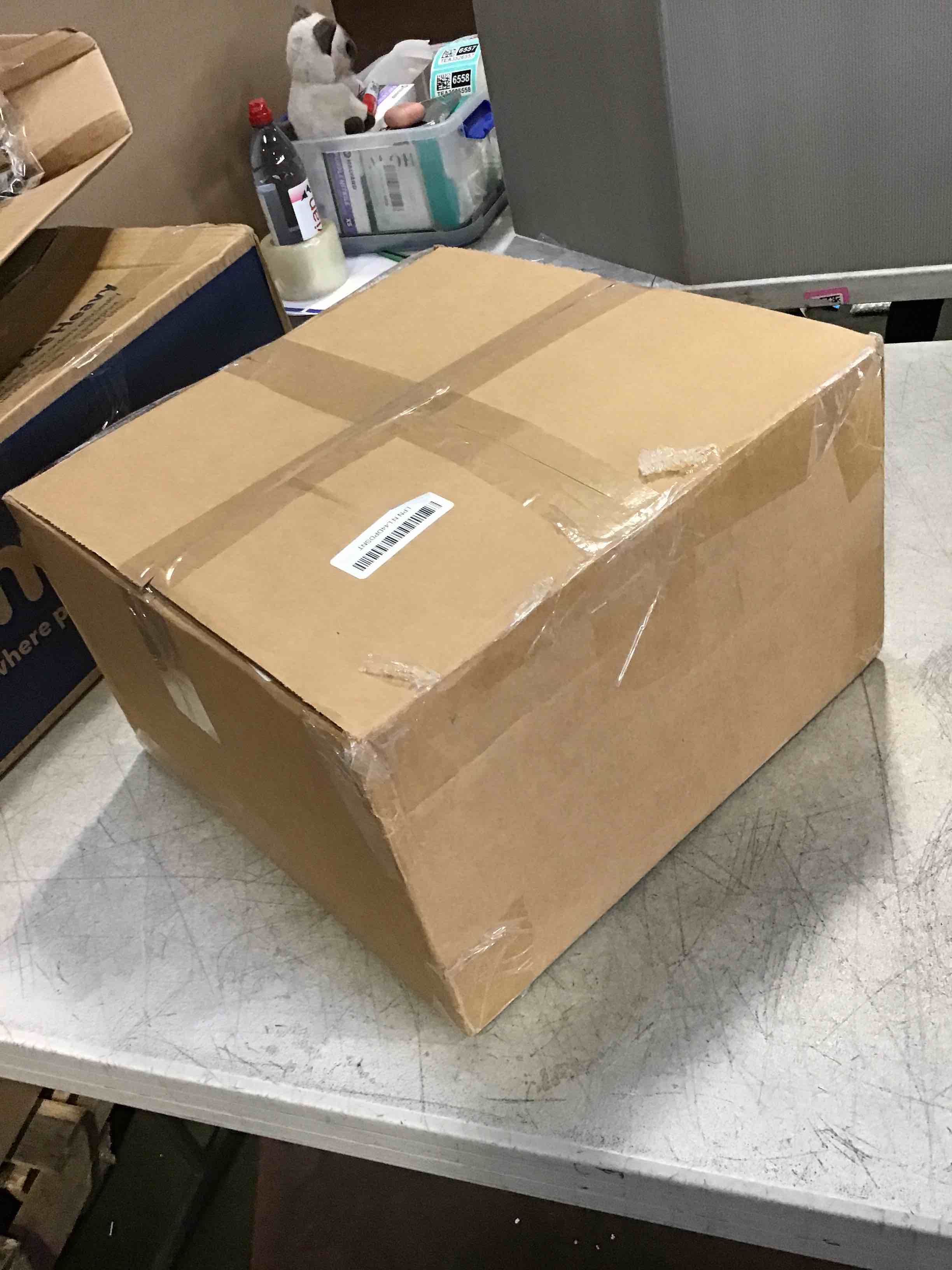 https://s3.amazonaws.com/lotting-images-prod/bidfta/PNK2235437_1748358619167.jpeg