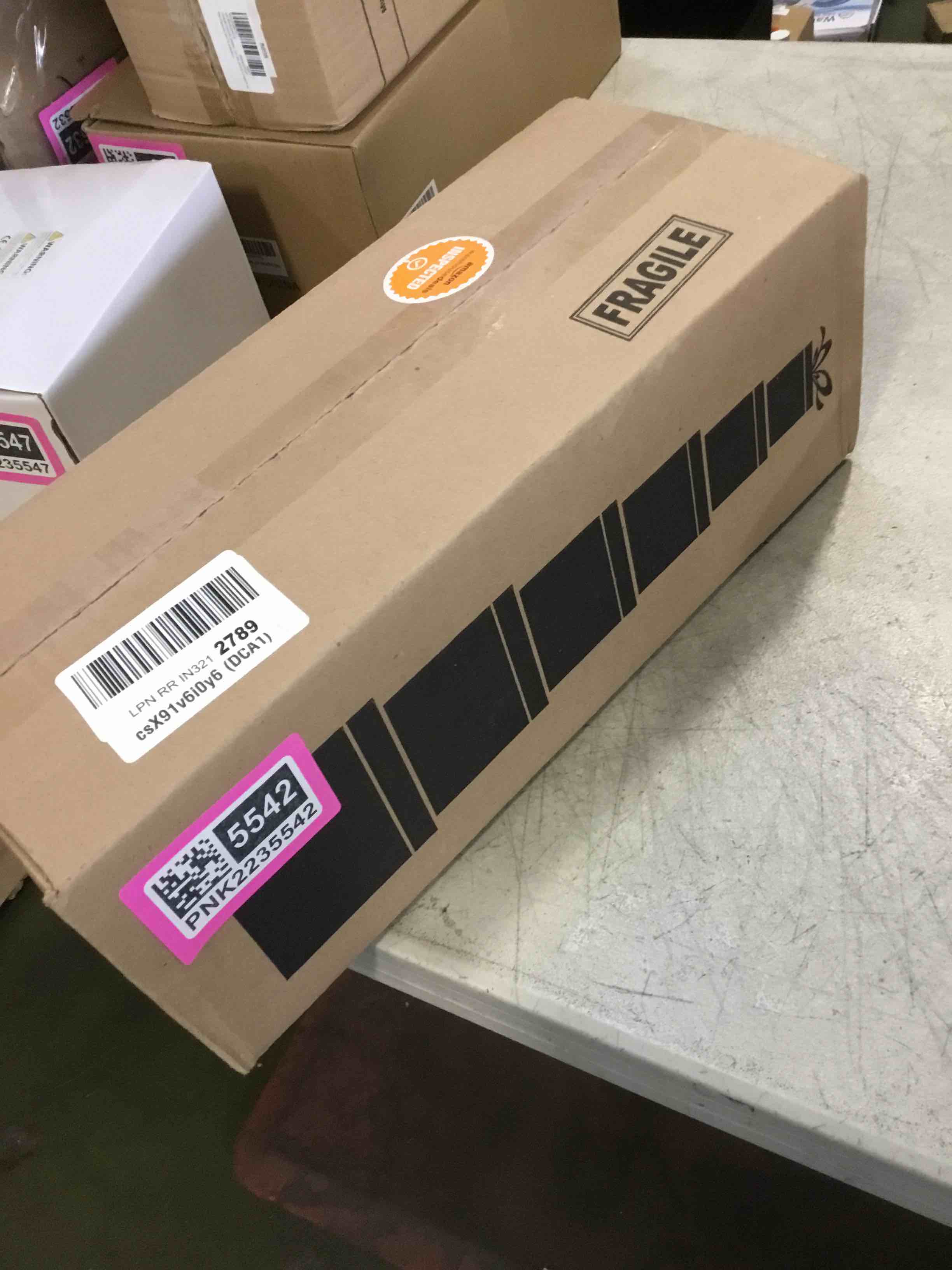 https://s3.amazonaws.com/lotting-images-prod/bidfta/PNK2235542_1748435635954.jpeg
