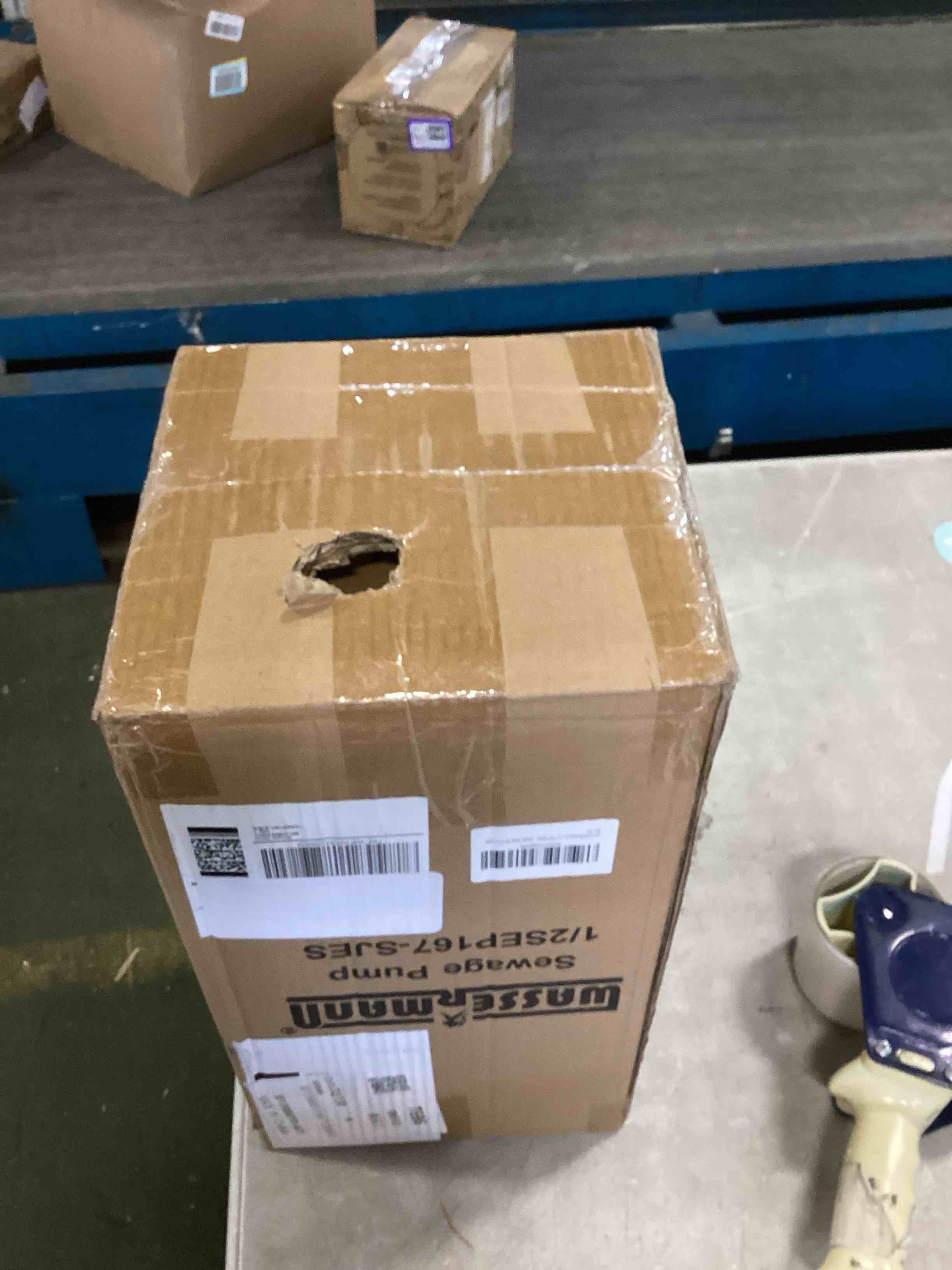 https://s3.amazonaws.com/lotting-images-prod/bidfta/PNK2236133_1742578402150.jpeg