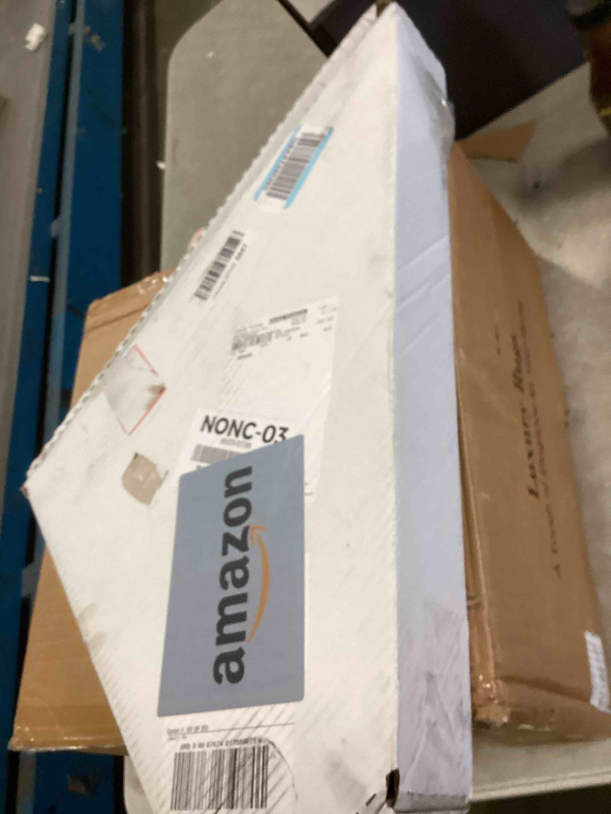 https://s3.amazonaws.com/lotting-images-prod/bidfta/PNK2236161_1742581047513.jpeg