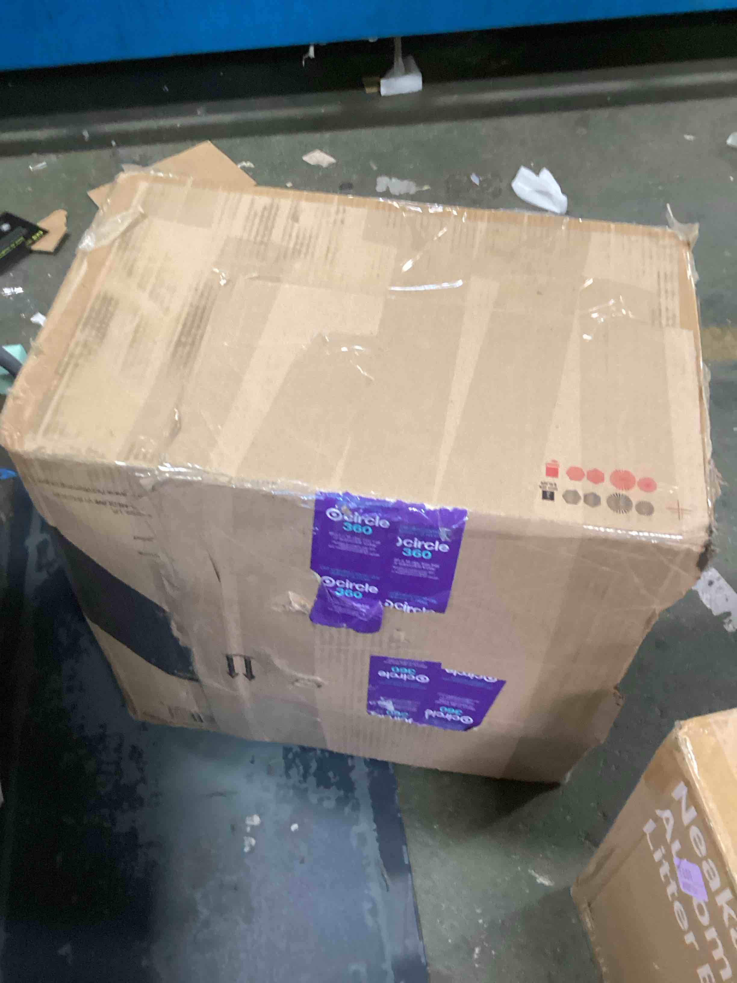 https://s3.amazonaws.com/lotting-images-prod/bidfta/PNK2236377_1742830906822.jpeg