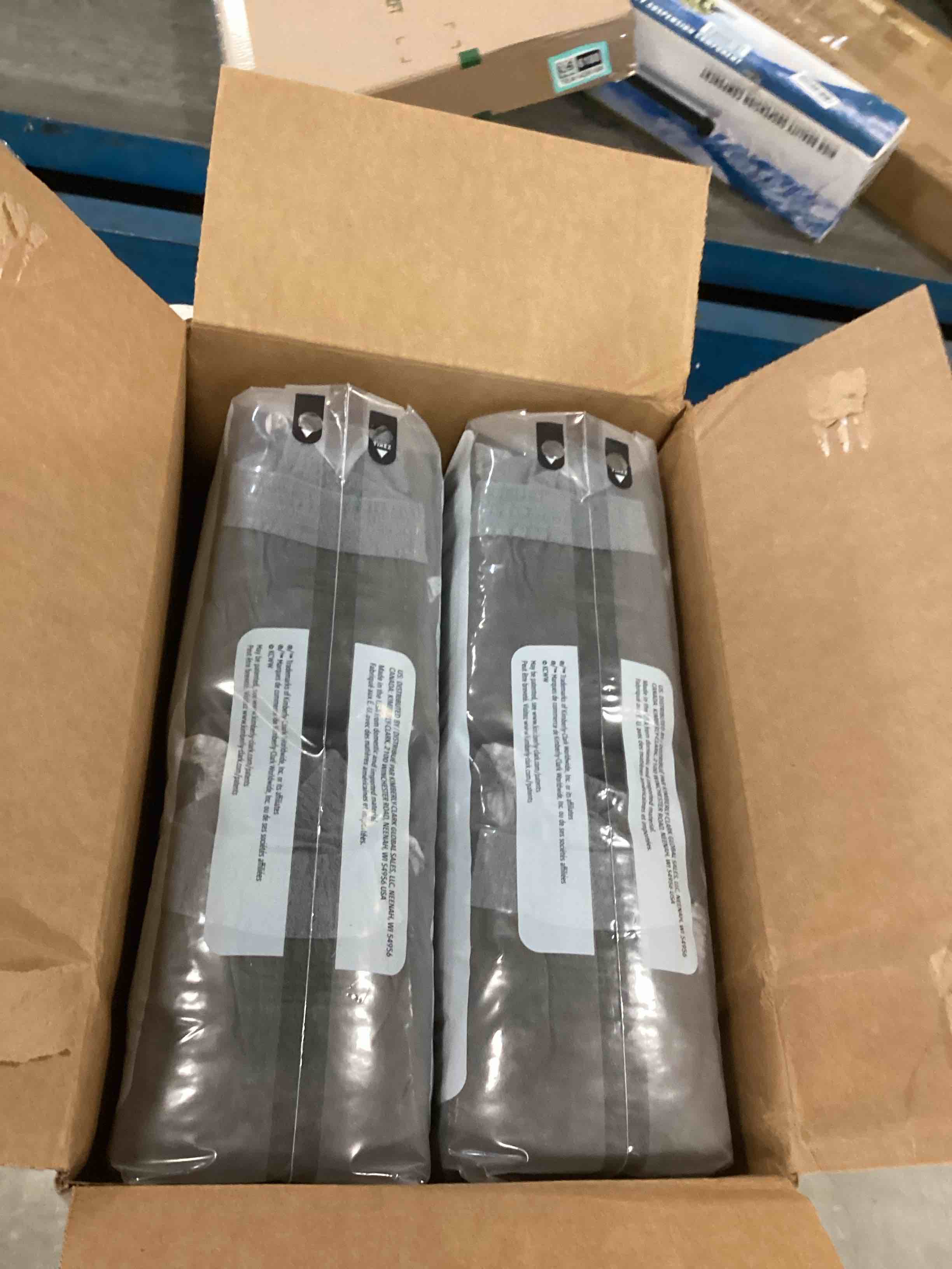 https://s3.amazonaws.com/lotting-images-prod/bidfta/PNK2237212_1743086436231.jpeg