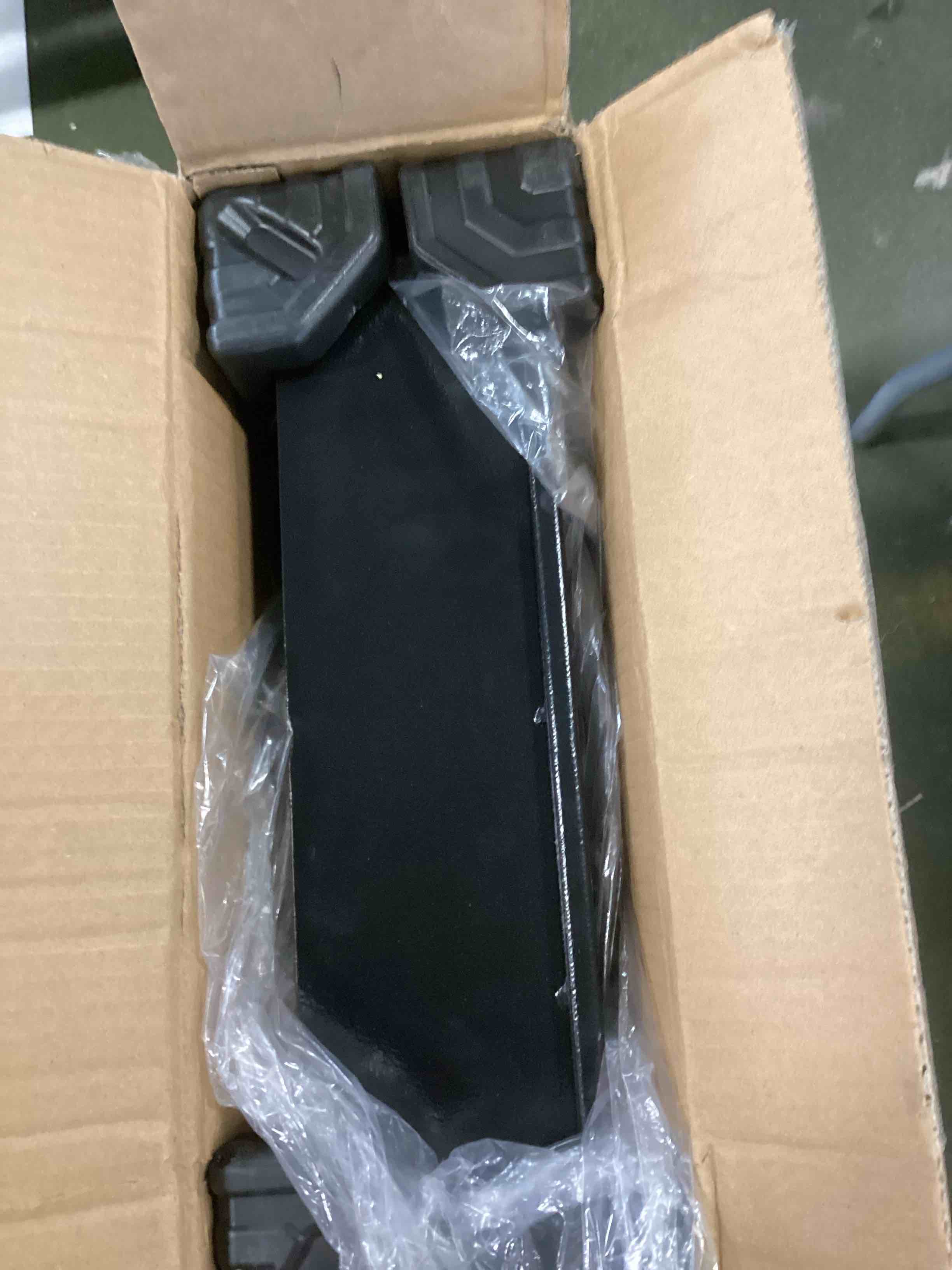 https://s3.amazonaws.com/lotting-images-prod/bidfta/PNK2237213_1743086530495.jpeg
