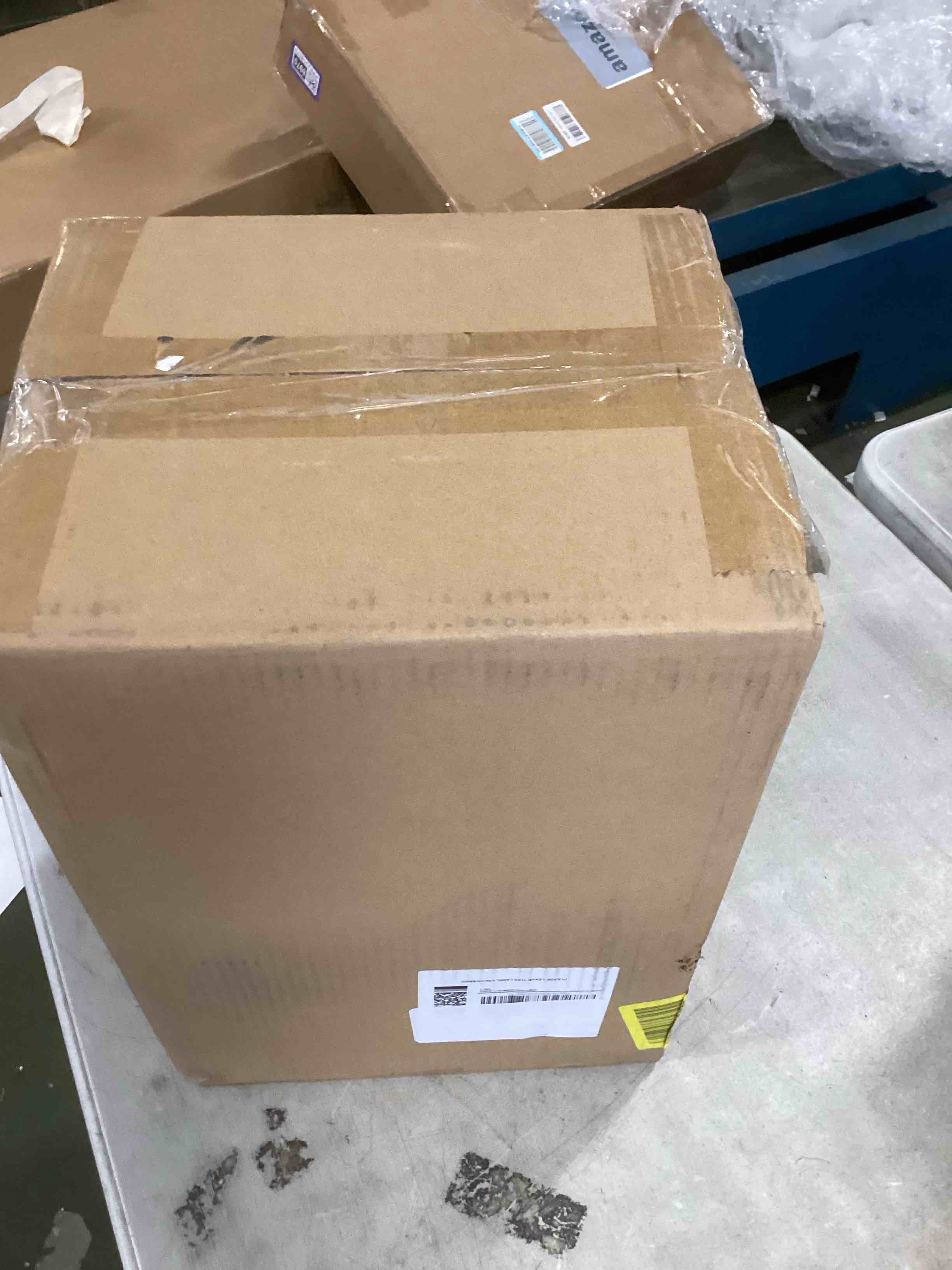 https://s3.amazonaws.com/lotting-images-prod/bidfta/PNK2237338_1743098798442.jpeg