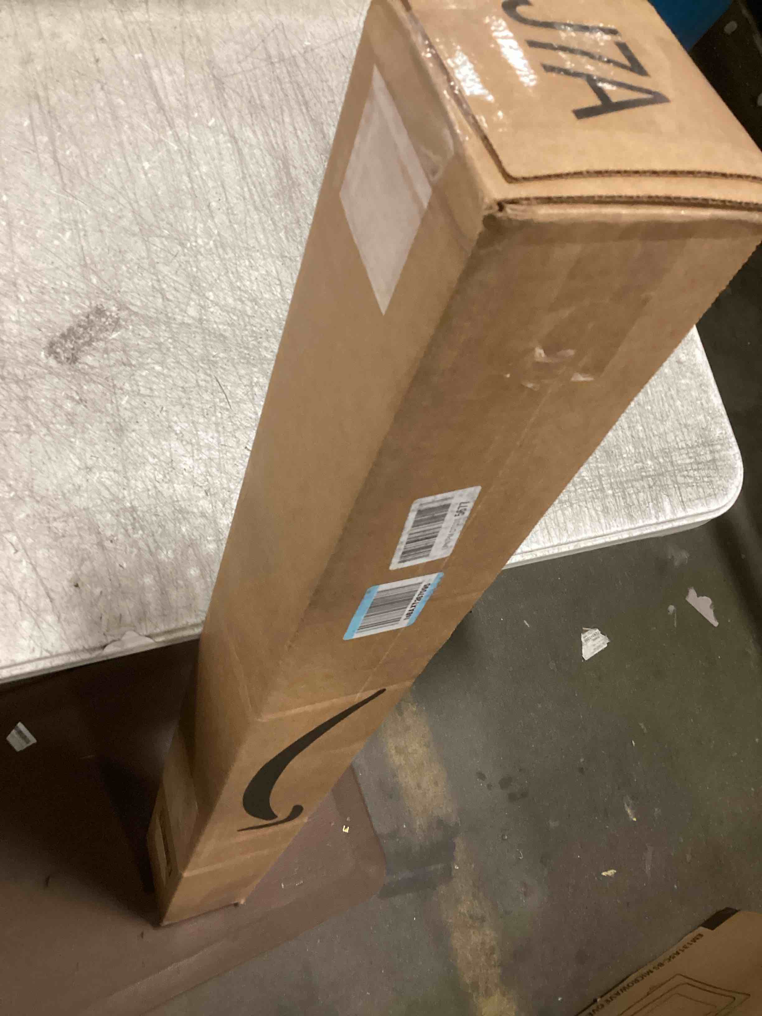 https://s3.amazonaws.com/lotting-images-prod/bidfta/PNK2238338_1743596081345.jpeg