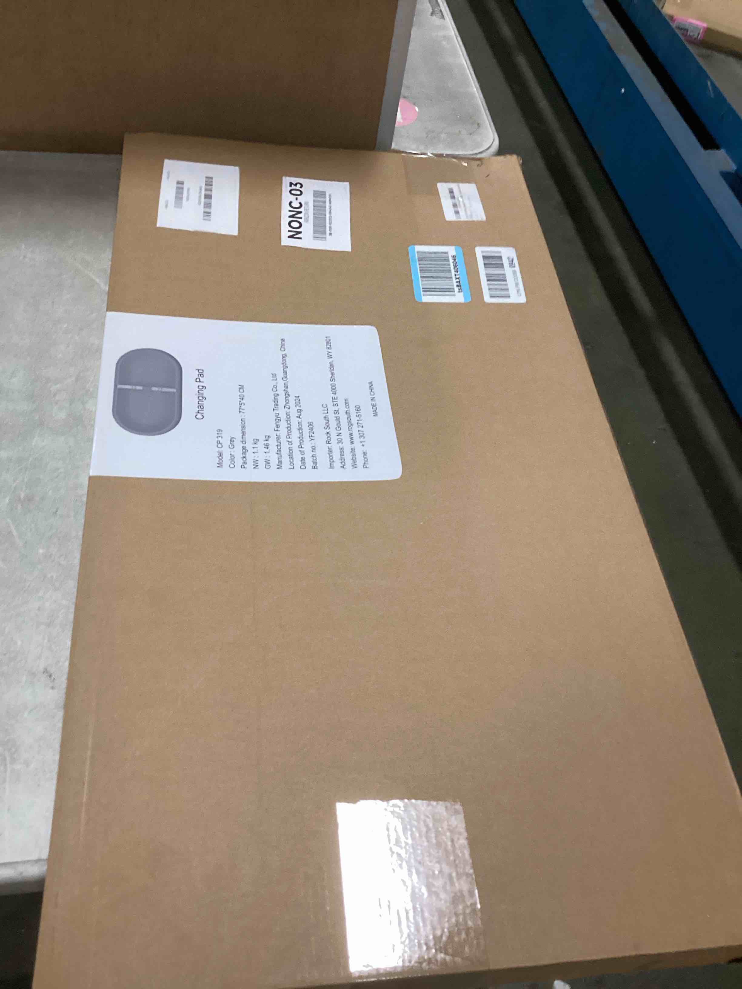https://s3.amazonaws.com/lotting-images-prod/bidfta/PNK2238963_1743769000548.jpeg