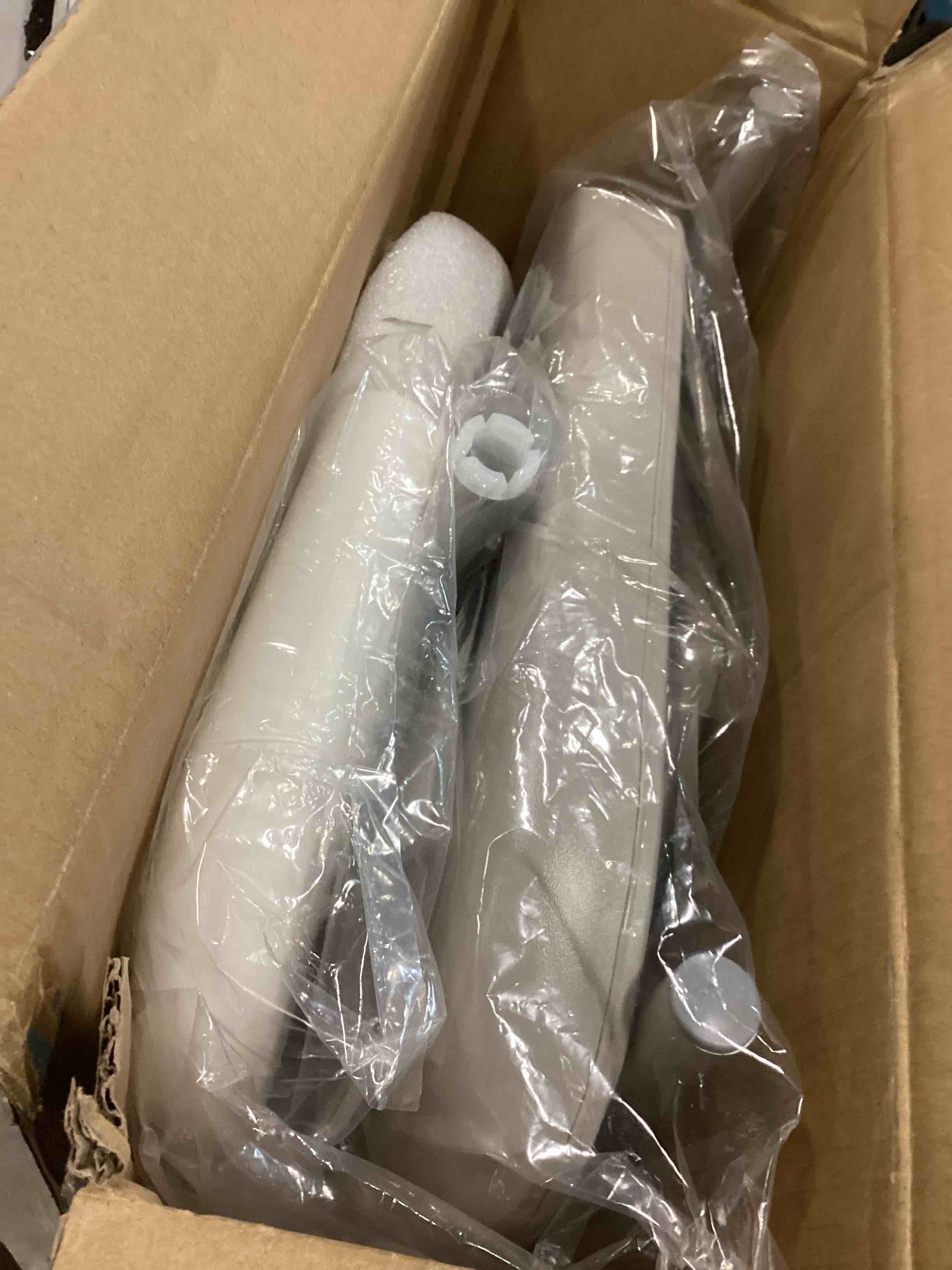 https://s3.amazonaws.com/lotting-images-prod/bidfta/PNK2240605_1743601257751.jpeg