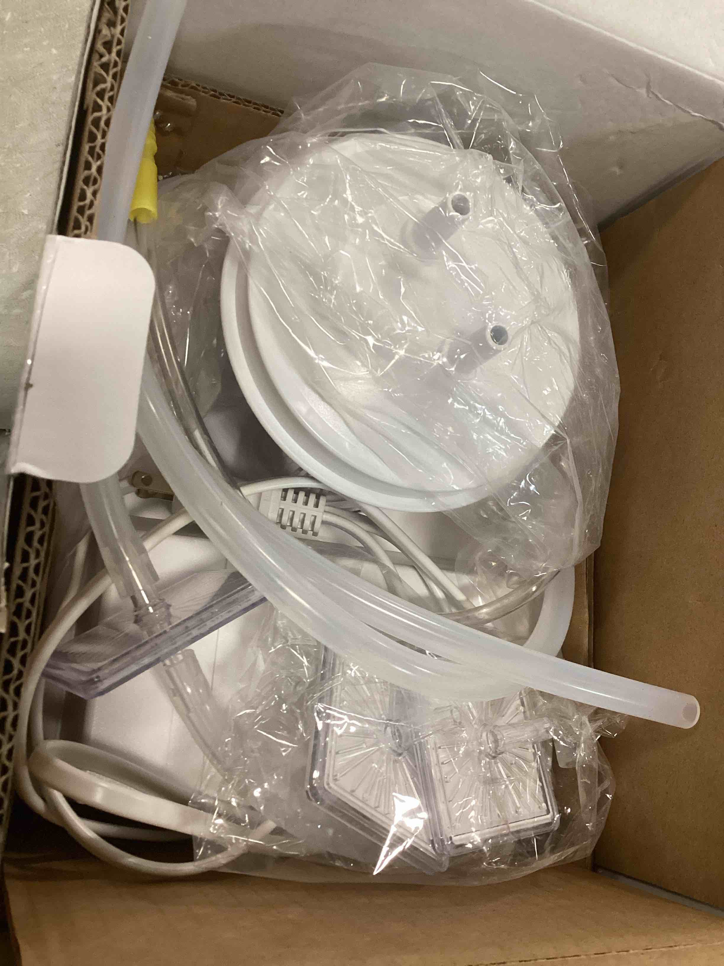 https://s3.amazonaws.com/lotting-images-prod/bidfta/PNK2240793_1743619648567.jpeg