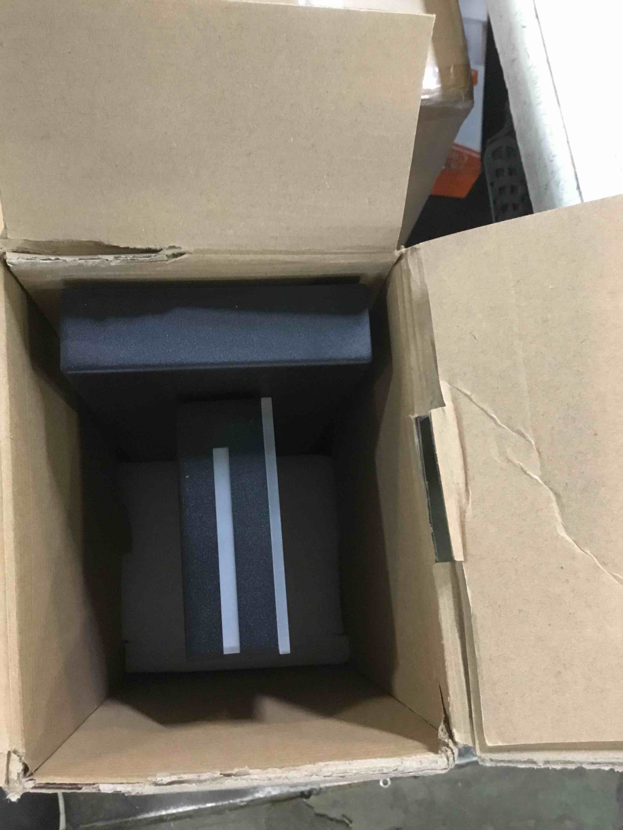 https://s3.amazonaws.com/lotting-images-prod/bidfta/PNK2242433_1743089904479.jpeg