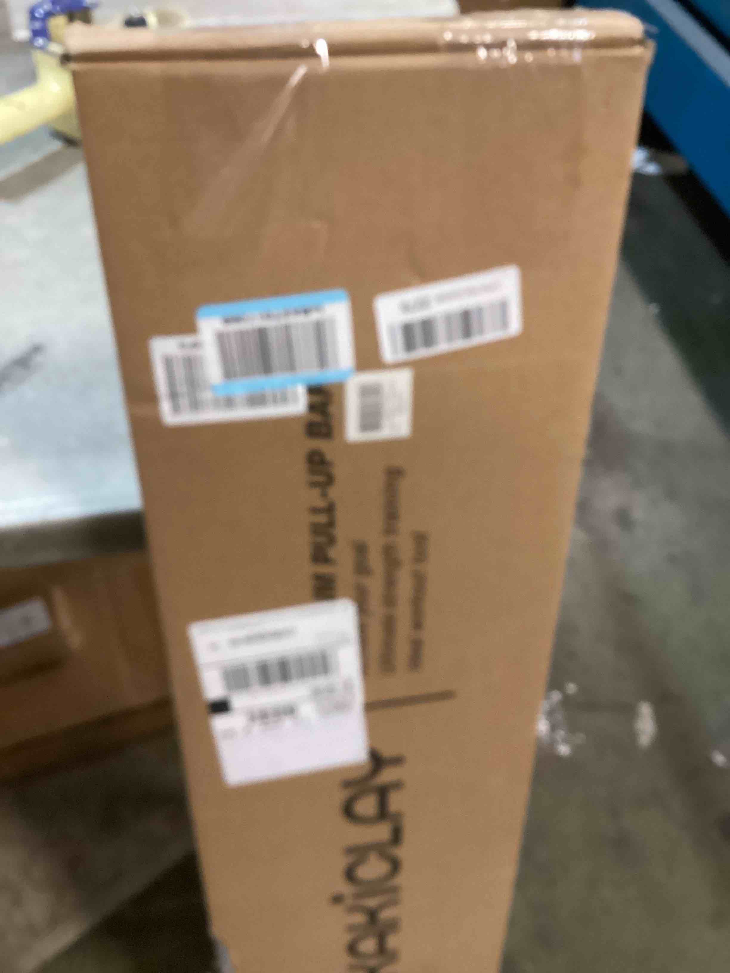 https://s3.amazonaws.com/lotting-images-prod/bidfta/PNK2243636_1743694350077.jpeg