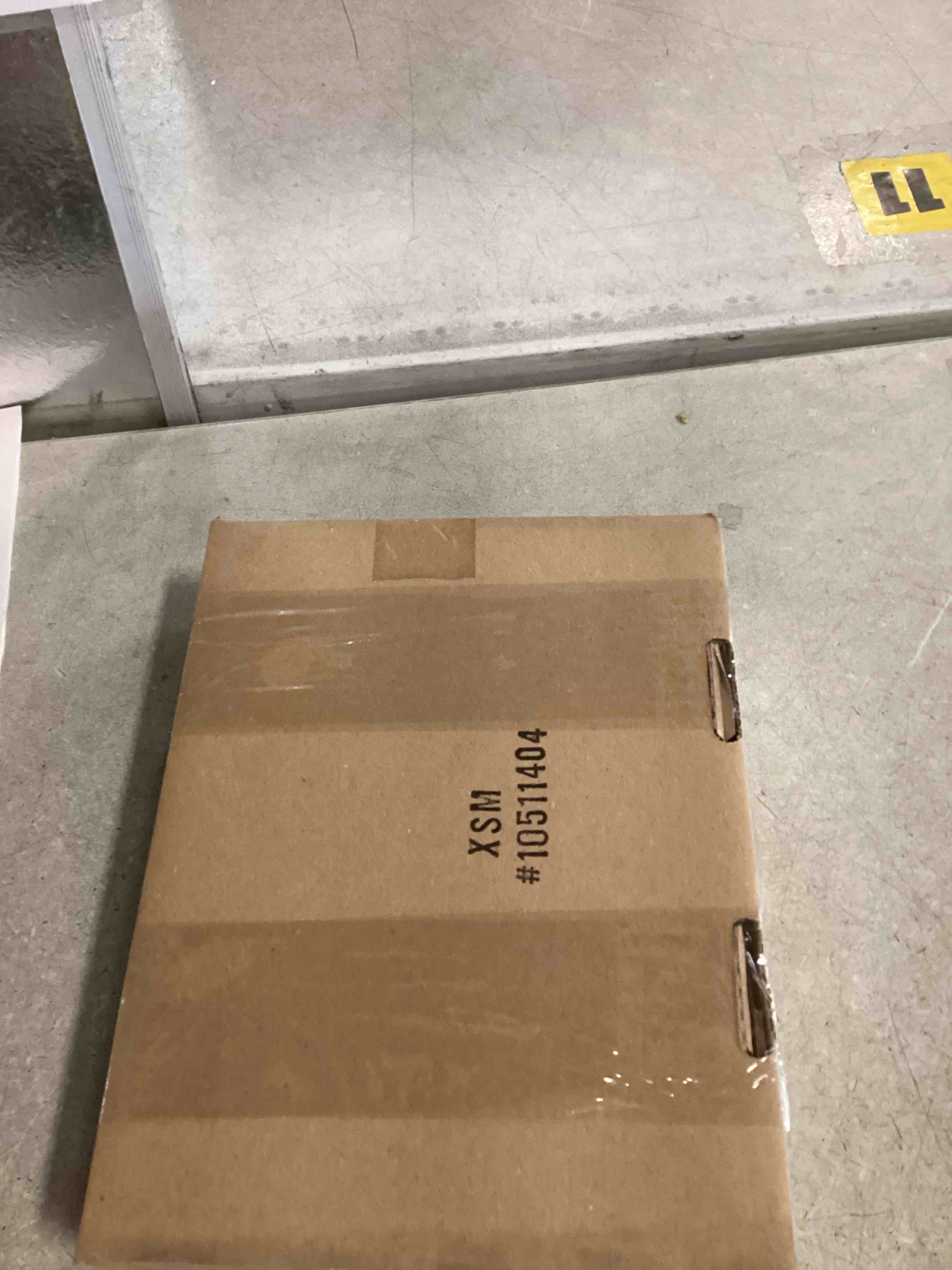 https://s3.amazonaws.com/lotting-images-prod/bidfta/PNK2244317_1744310264080.jpeg
