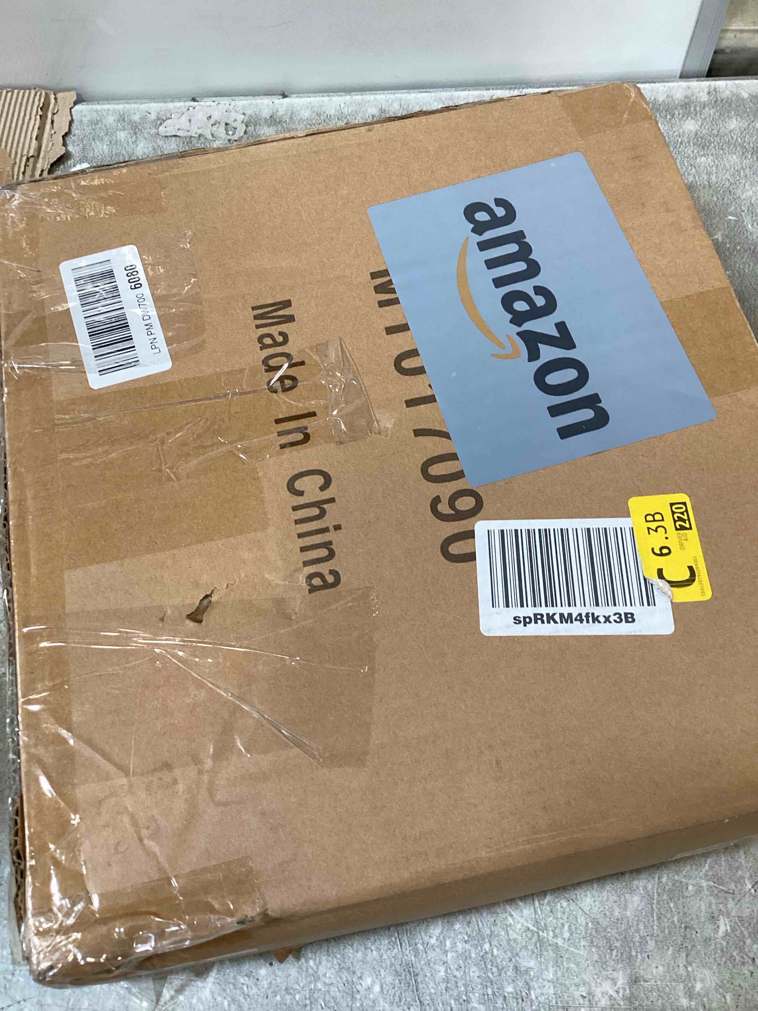 https://s3.amazonaws.com/lotting-images-prod/bidfta/PNK2244411_1745518240685.jpeg