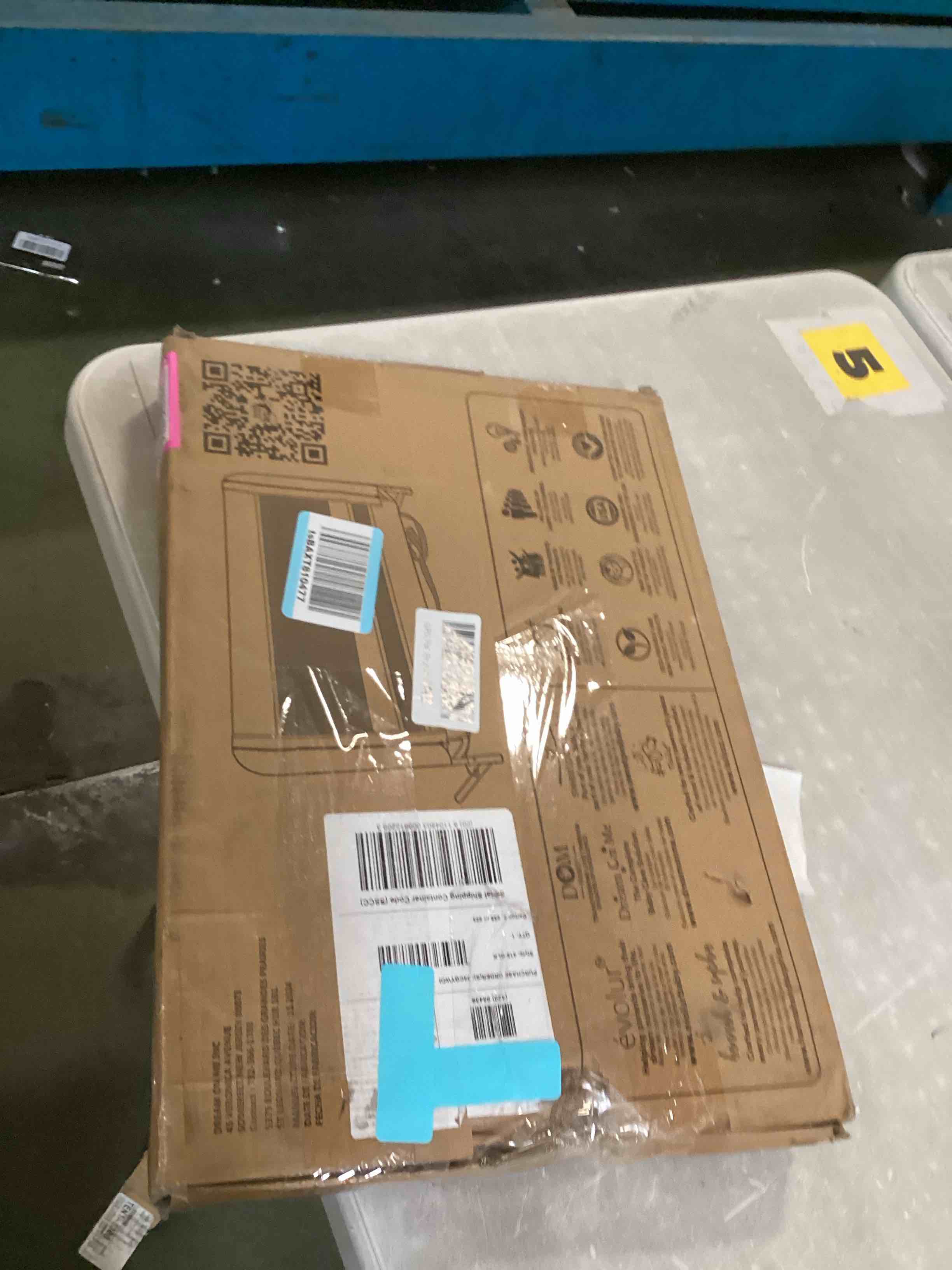 https://s3.amazonaws.com/lotting-images-prod/bidfta/PNK2244769_1749579865877.jpeg