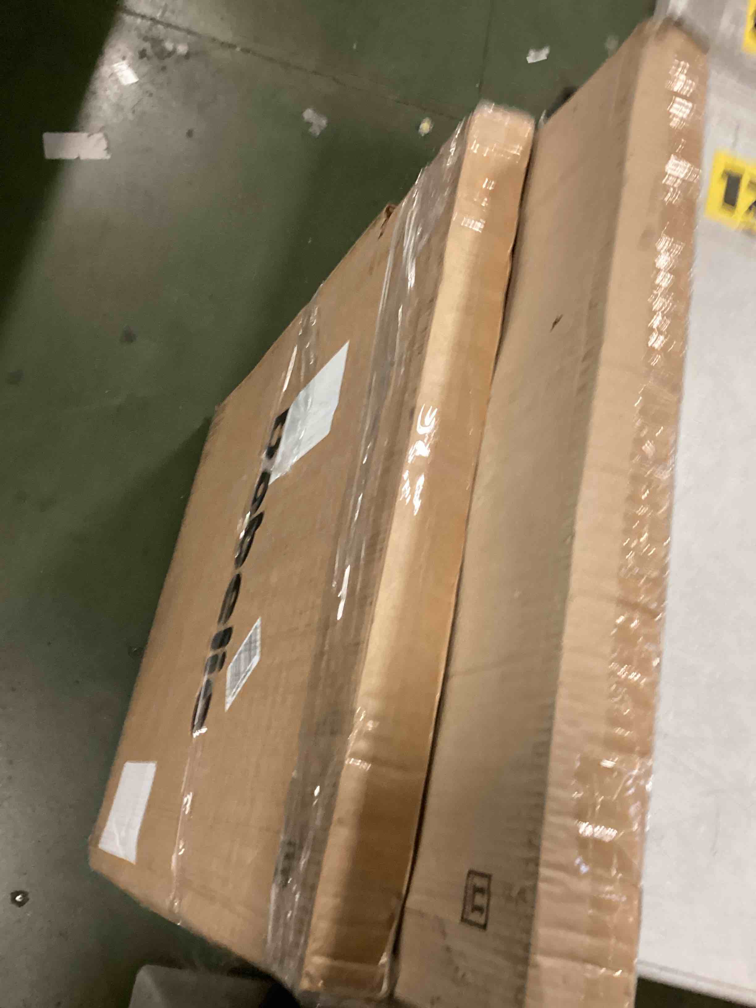 https://s3.amazonaws.com/lotting-images-prod/bidfta/PNK2244779_1749845853509.jpeg